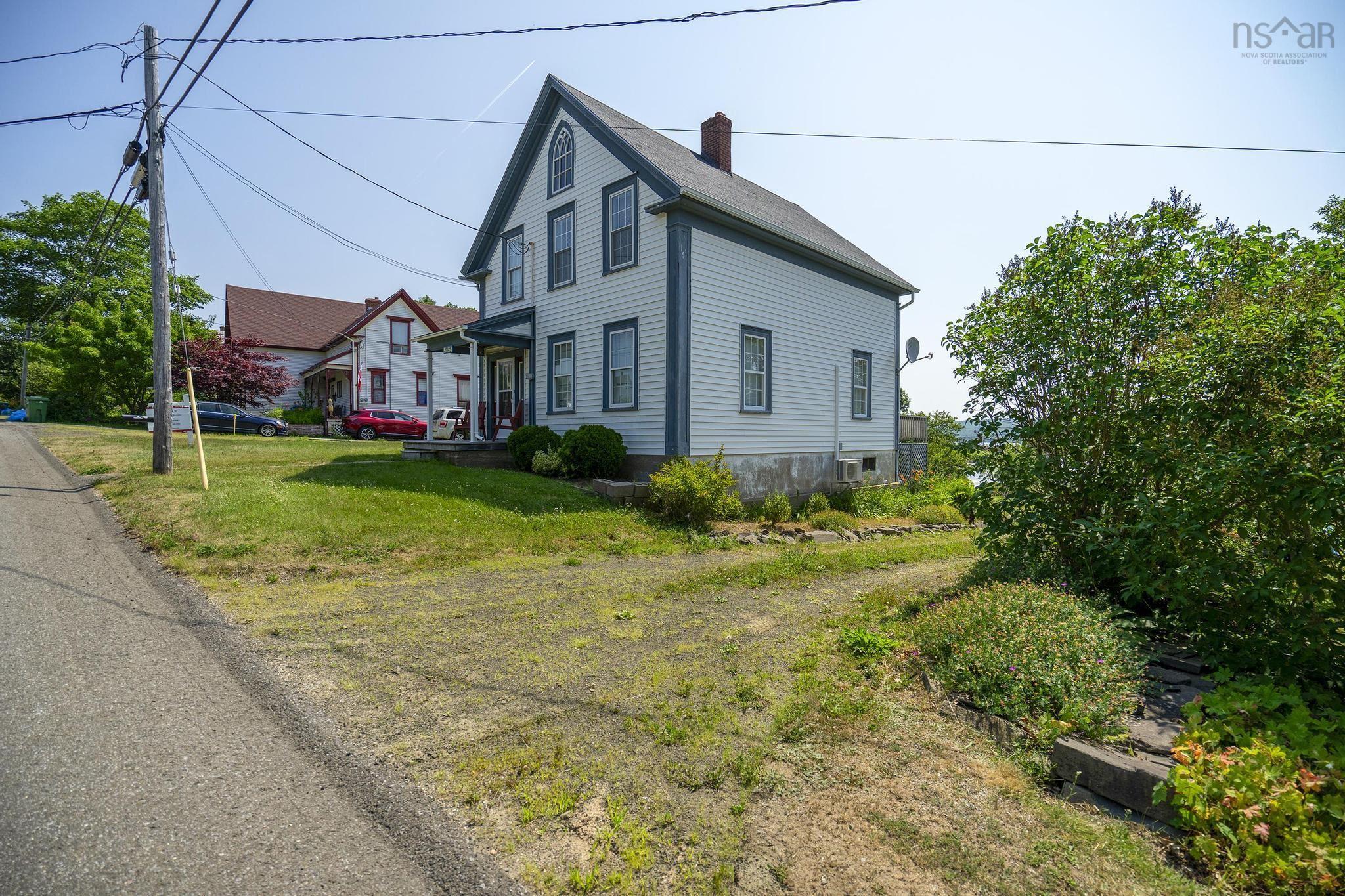$449,900.00: 5454 Granville Road, Granville Ferry