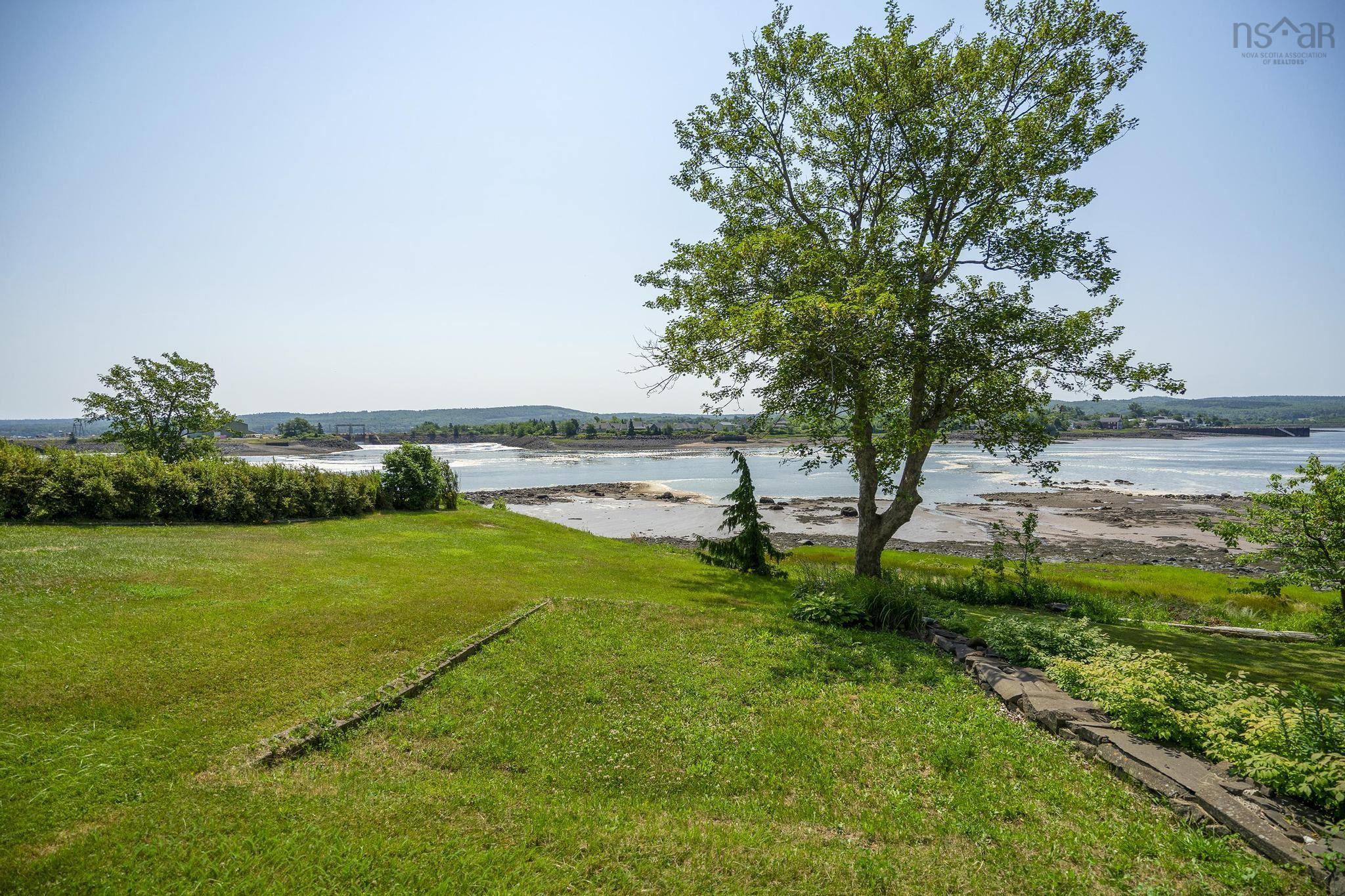 $449,900.00: 5454 Granville Road, Granville Ferry