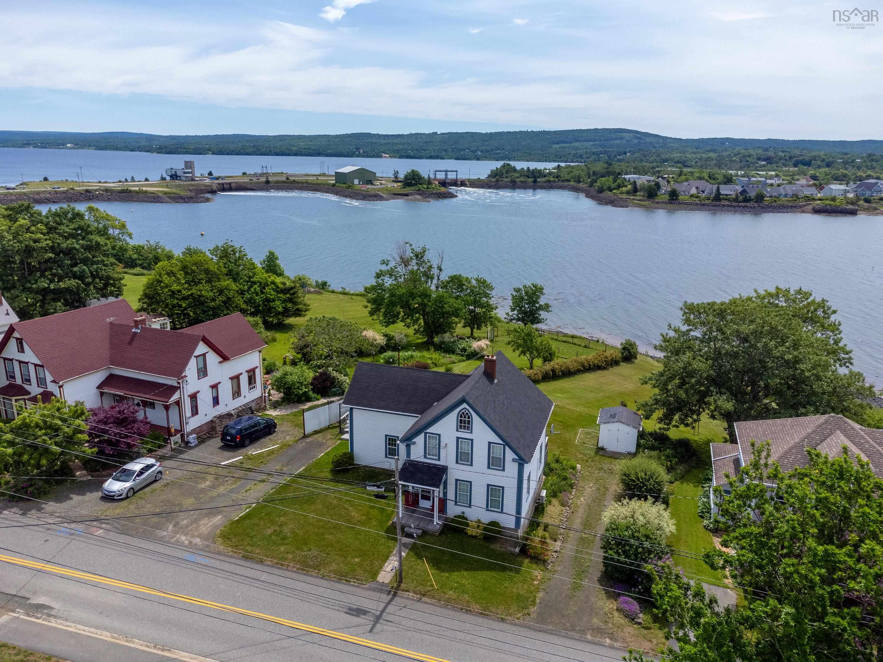 $449,900.00: 5454 Granville Road, Granville Ferry