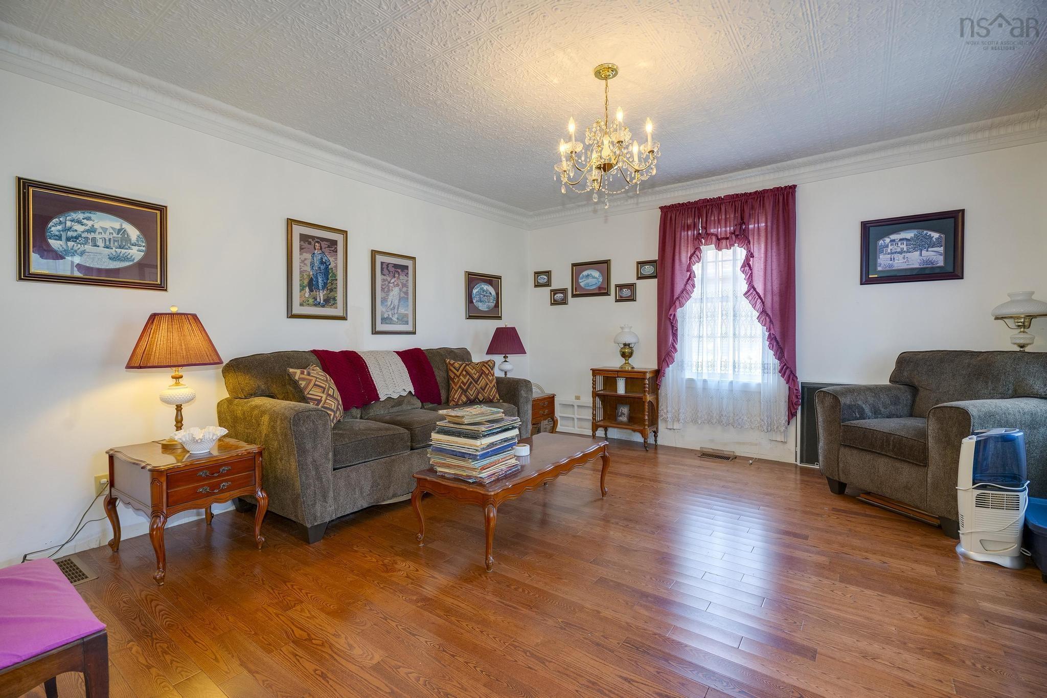 $495,000.00: 5454 Granville Road, Granville Ferry