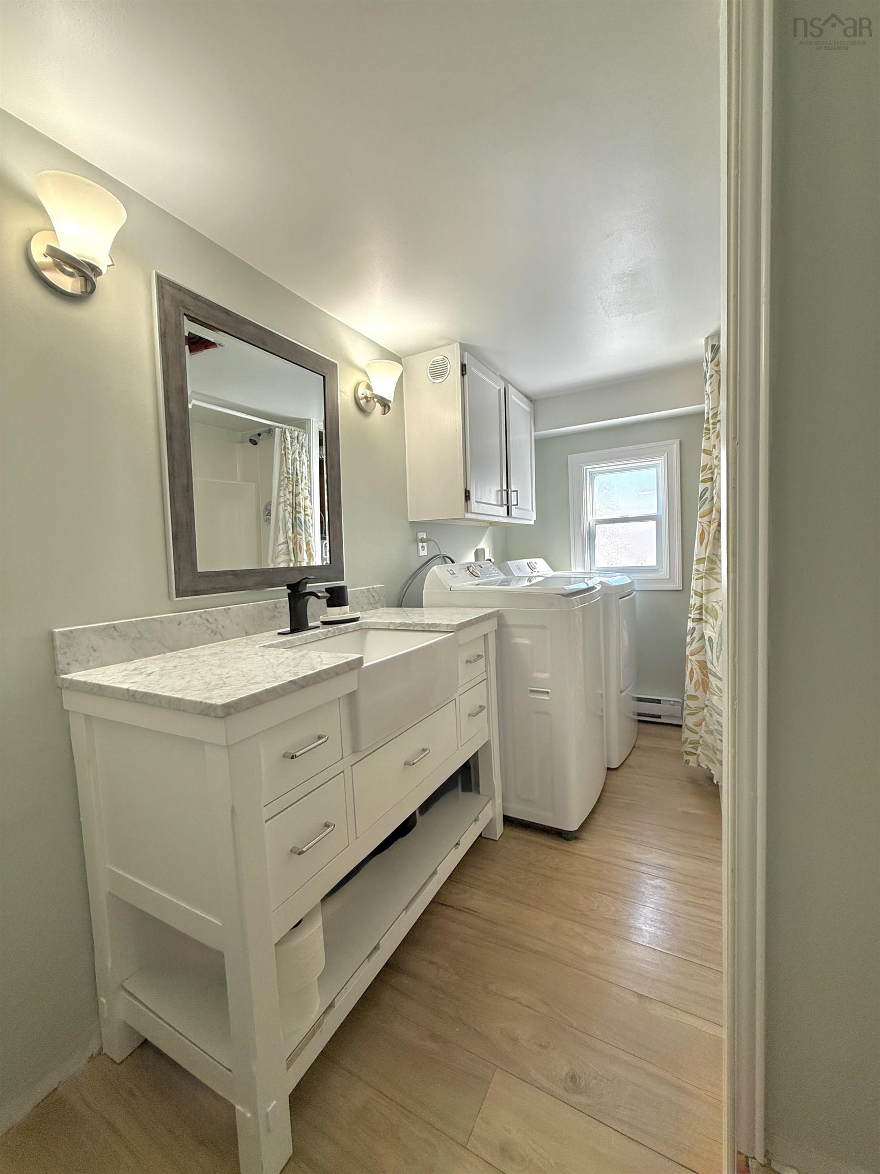 $249,900.00: 11 SNOW WHITE Drive, Lake Echo