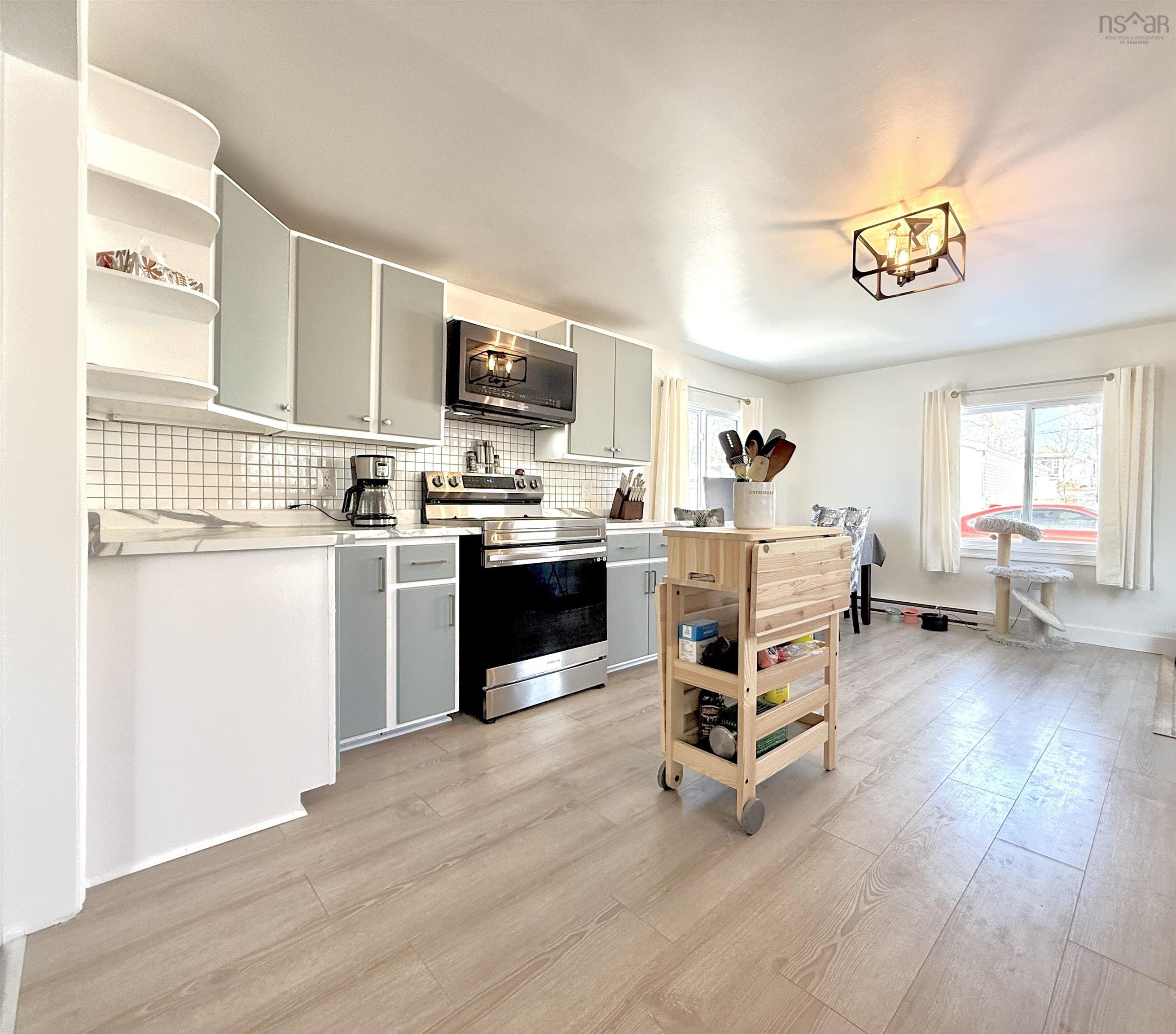 $249,900.00: 11 SNOW WHITE Drive, Lake Echo