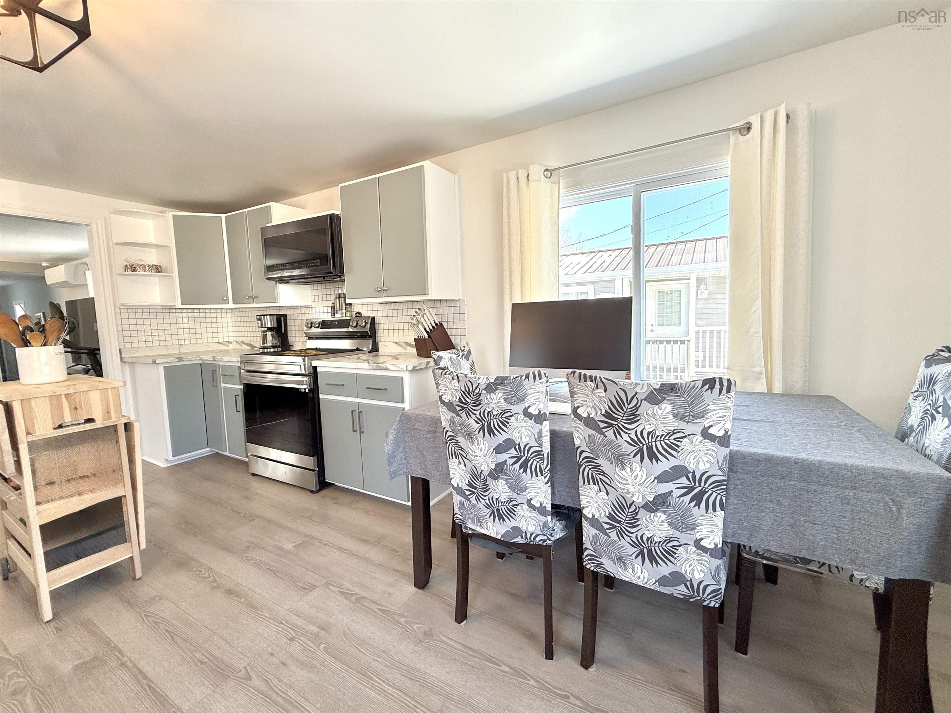 $249,900.00: 11 SNOW WHITE Drive, Lake Echo