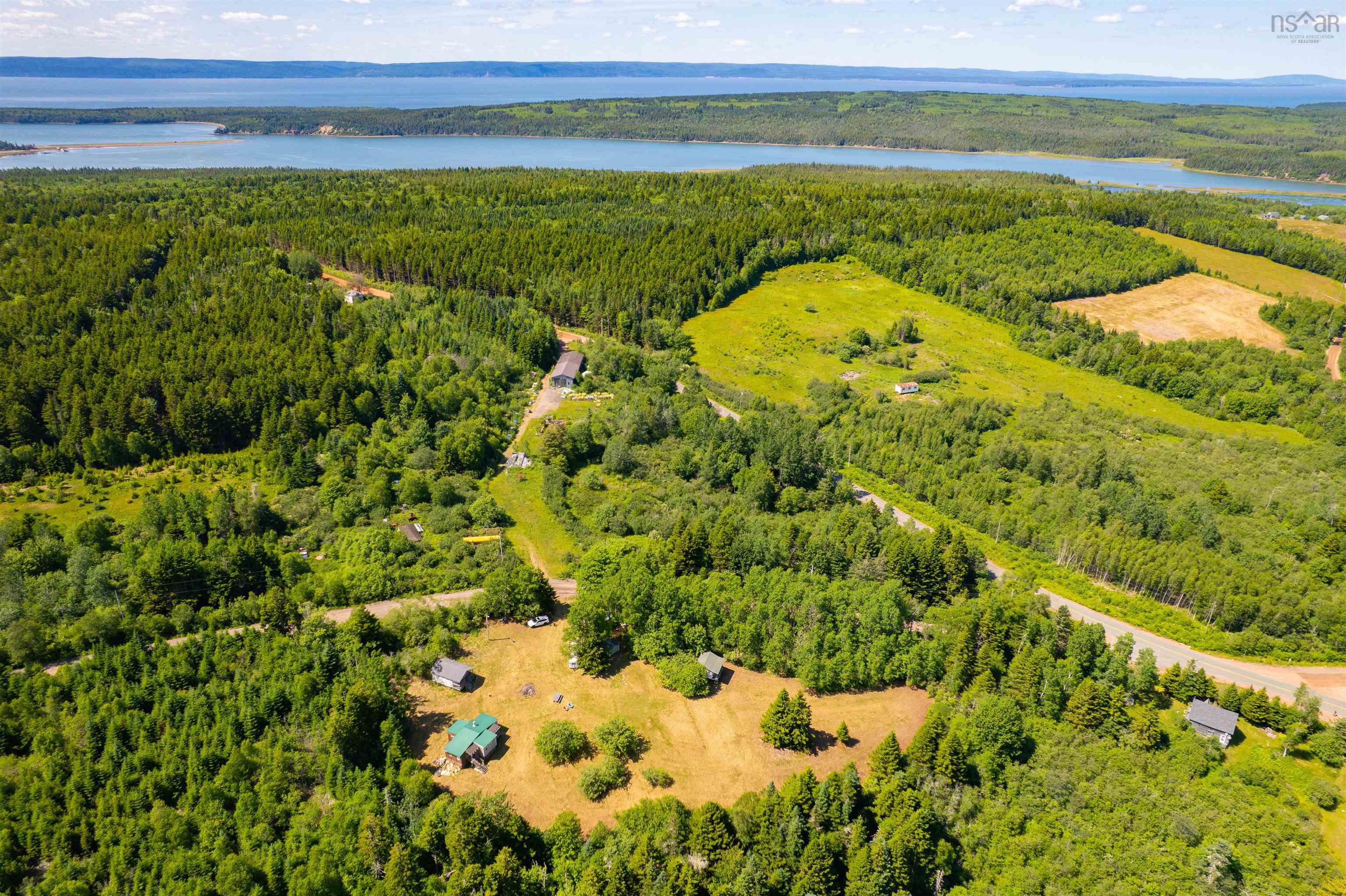 $285,900.00: 1286 Elderkin Road, Apple River