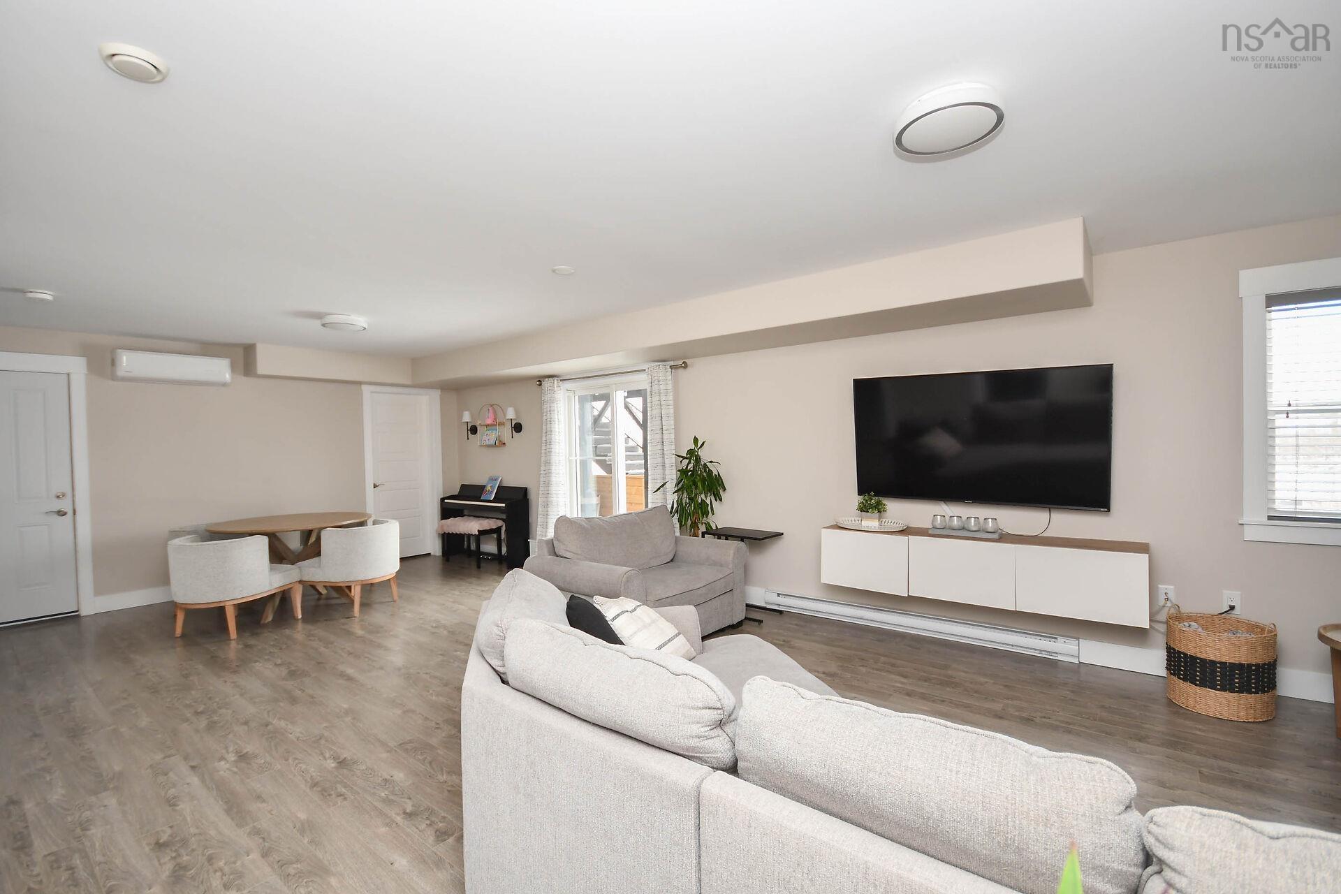 $749,900.00: 44 Yew Street, Hammonds Plains