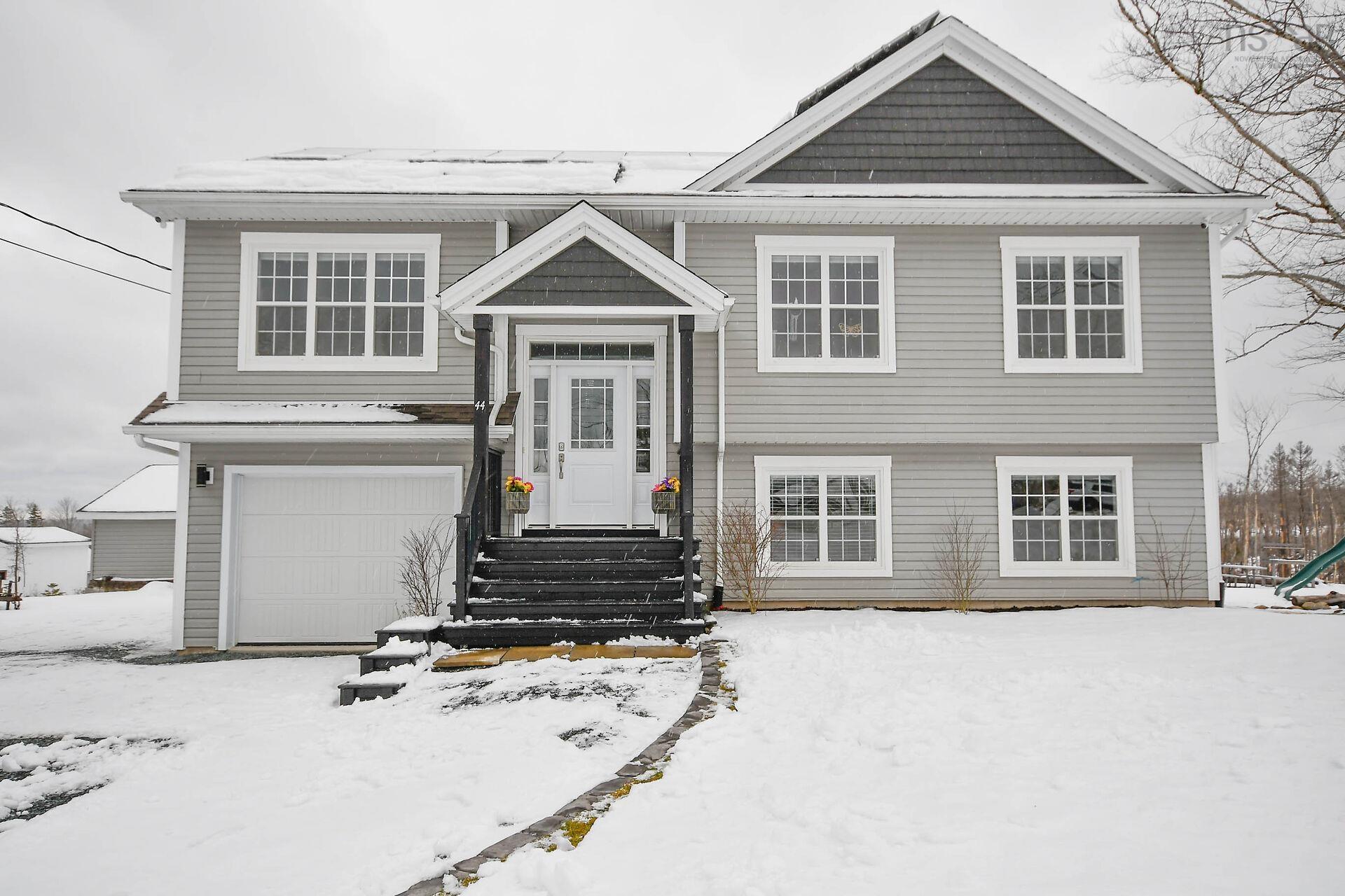 $749,900.00: 44 Yew Street, Hammonds Plains