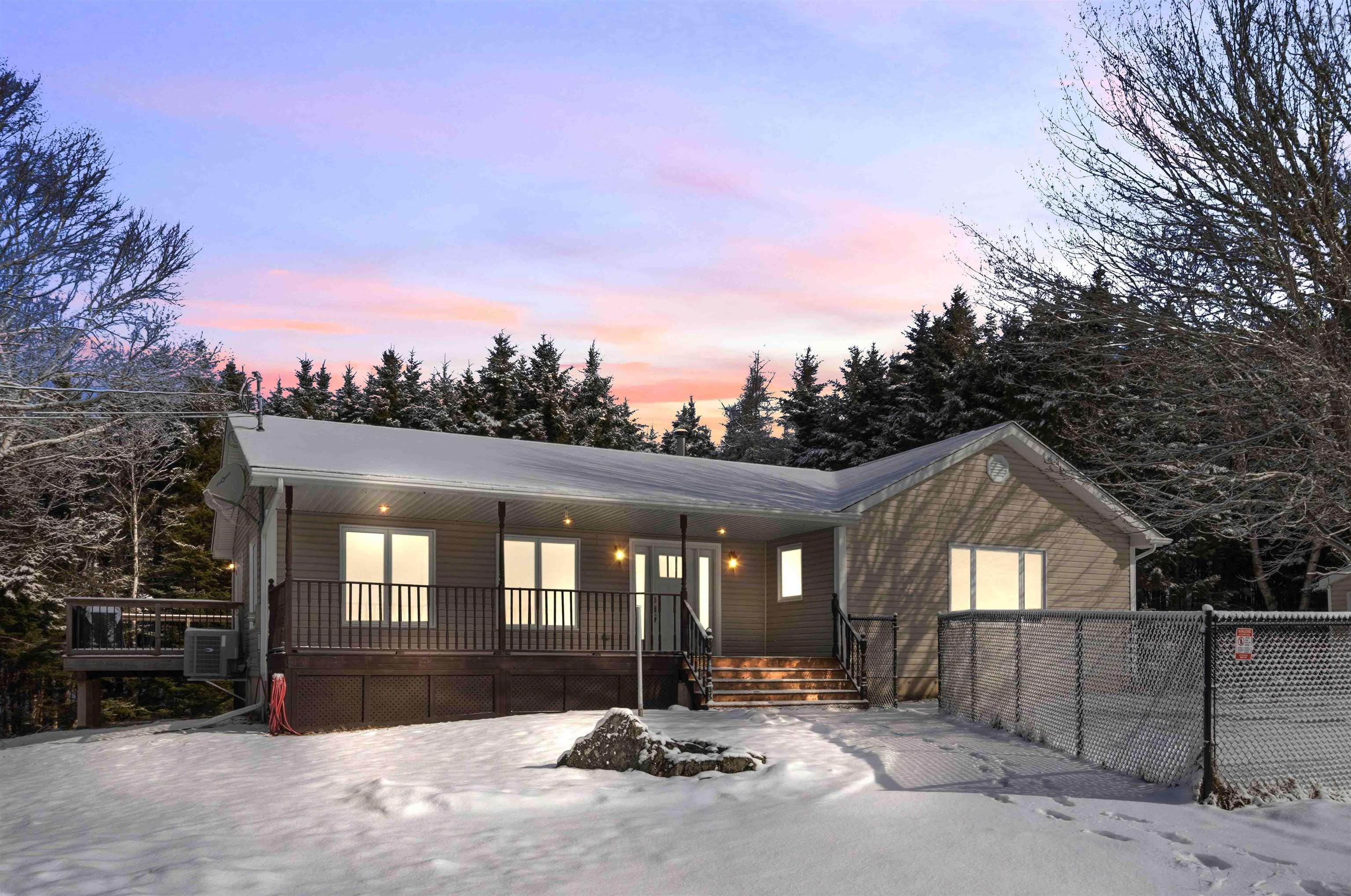 $699,900.00: 15 Porterfield Drive, Porters Lake