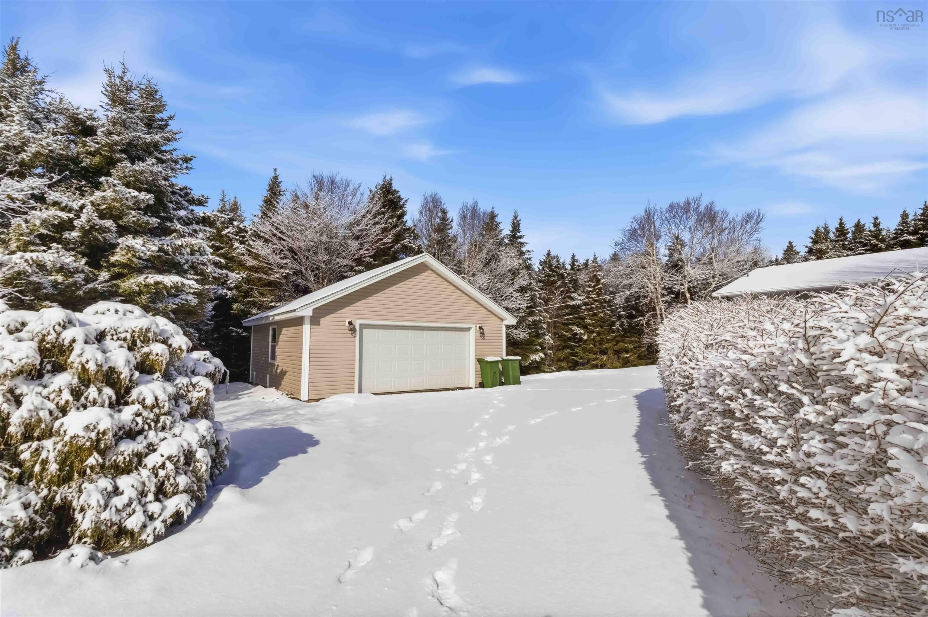 $699,900.00: 15 Porterfield Drive, Porters Lake