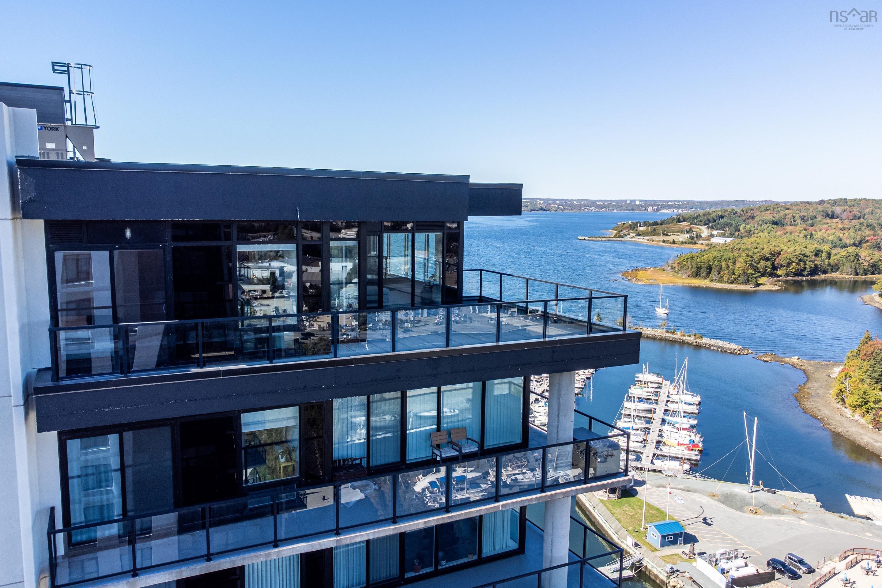 $950,000.00: 1703 72 Seapoint Road, Dartmouth