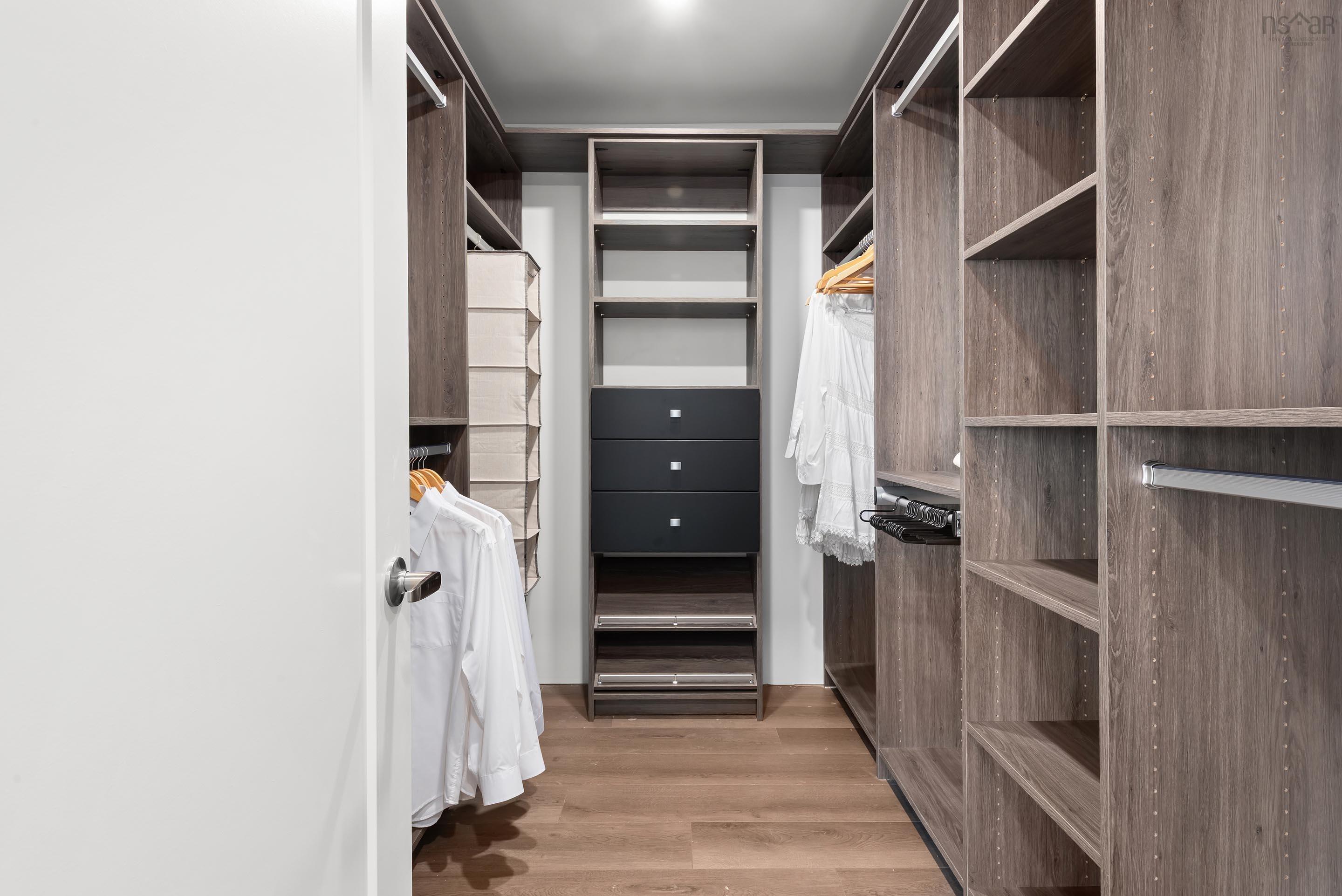 $950,000.00: 1703 72 Seapoint Road, Dartmouth