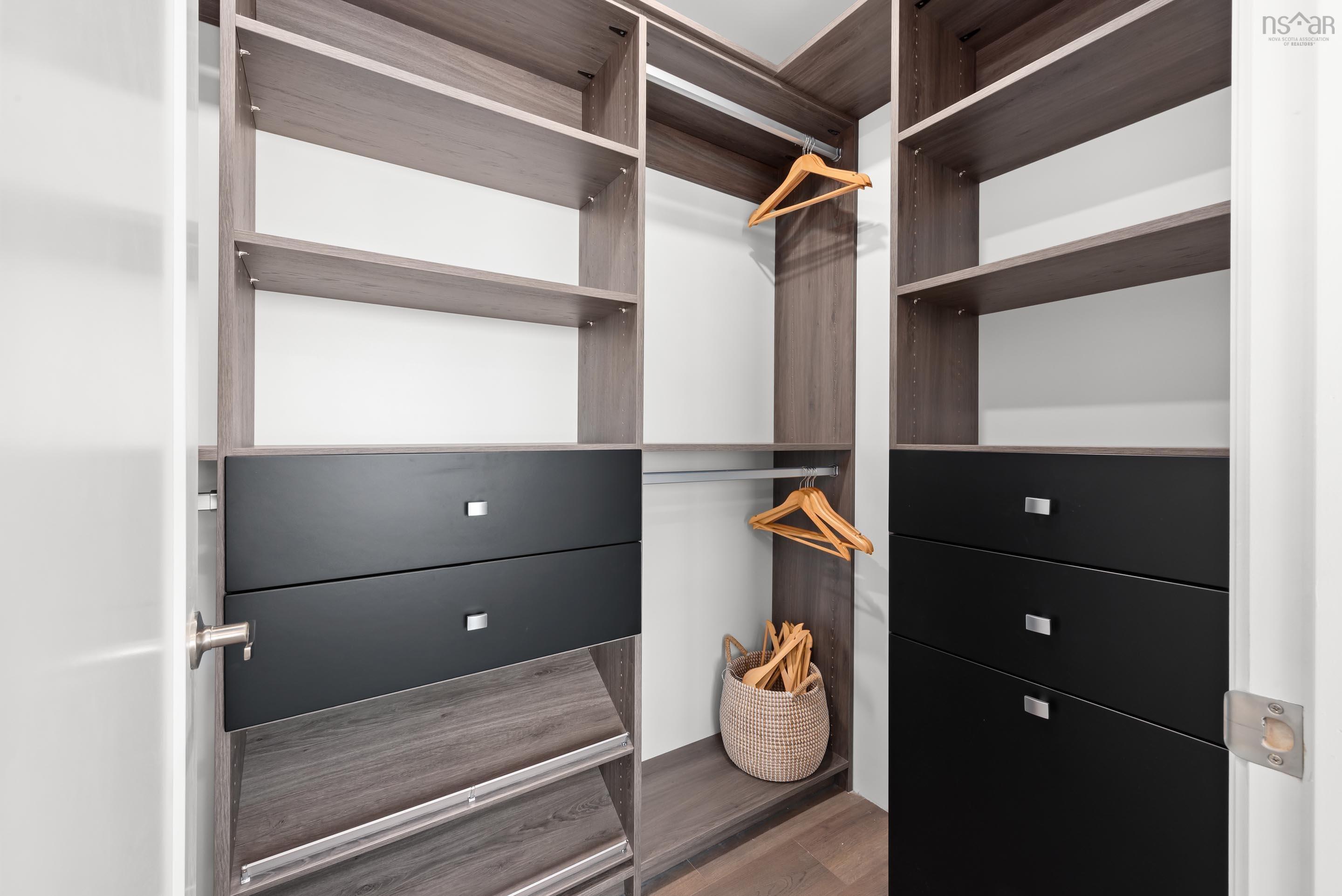 $950,000.00: 1703 72 Seapoint Road, Dartmouth