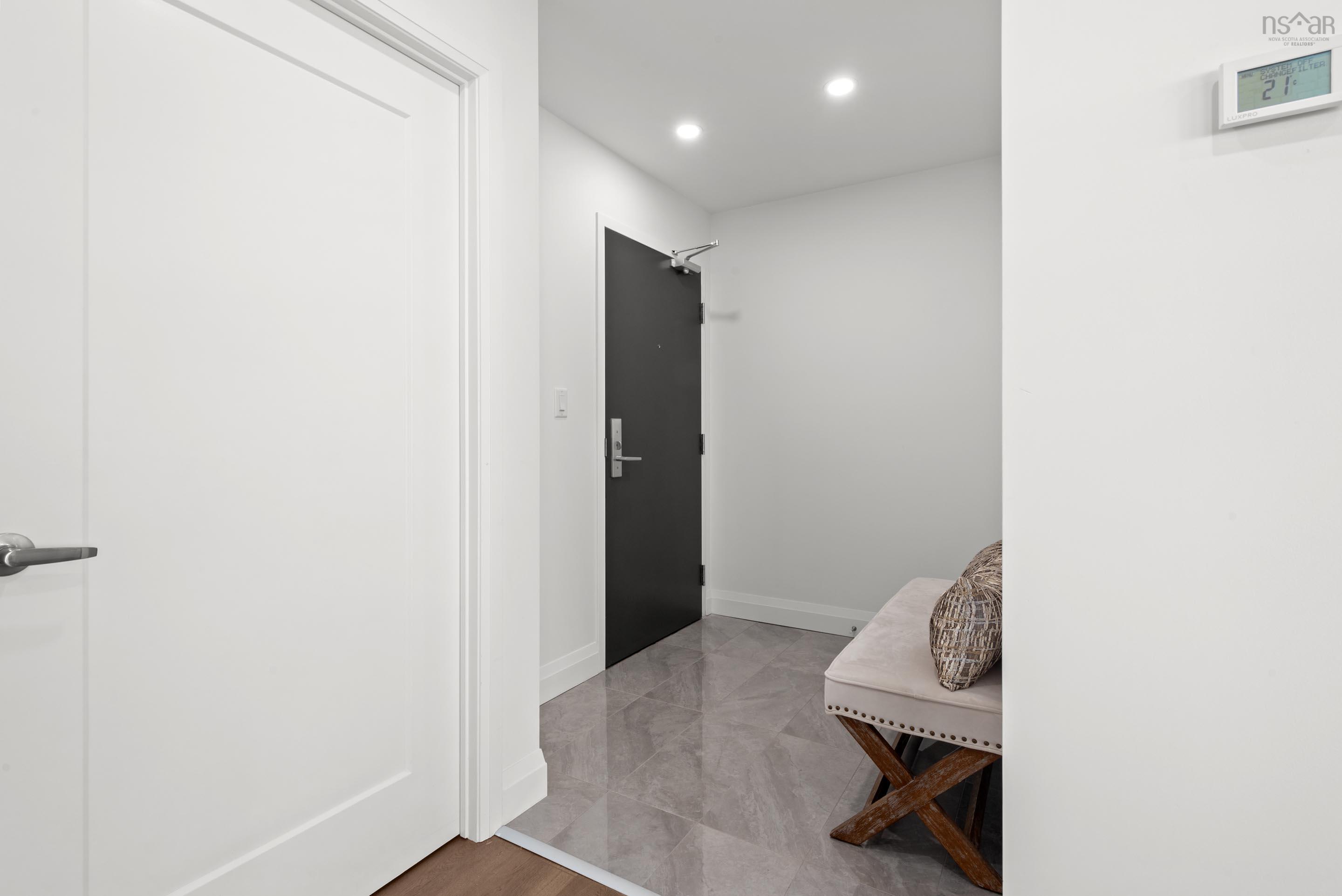 $950,000.00: 1703 72 Seapoint Road, Dartmouth