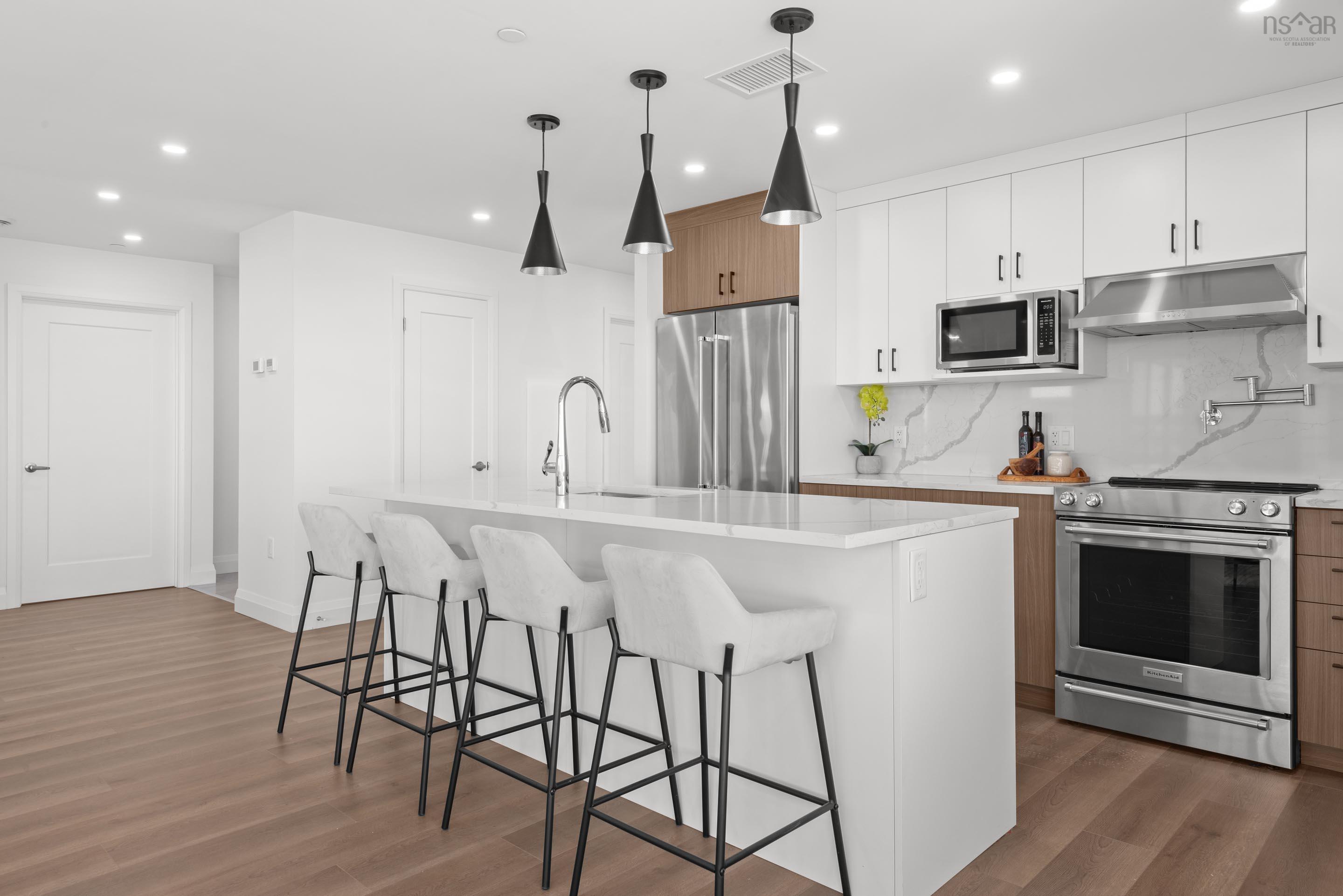 $950,000.00: 1703 72 Seapoint Road, Dartmouth