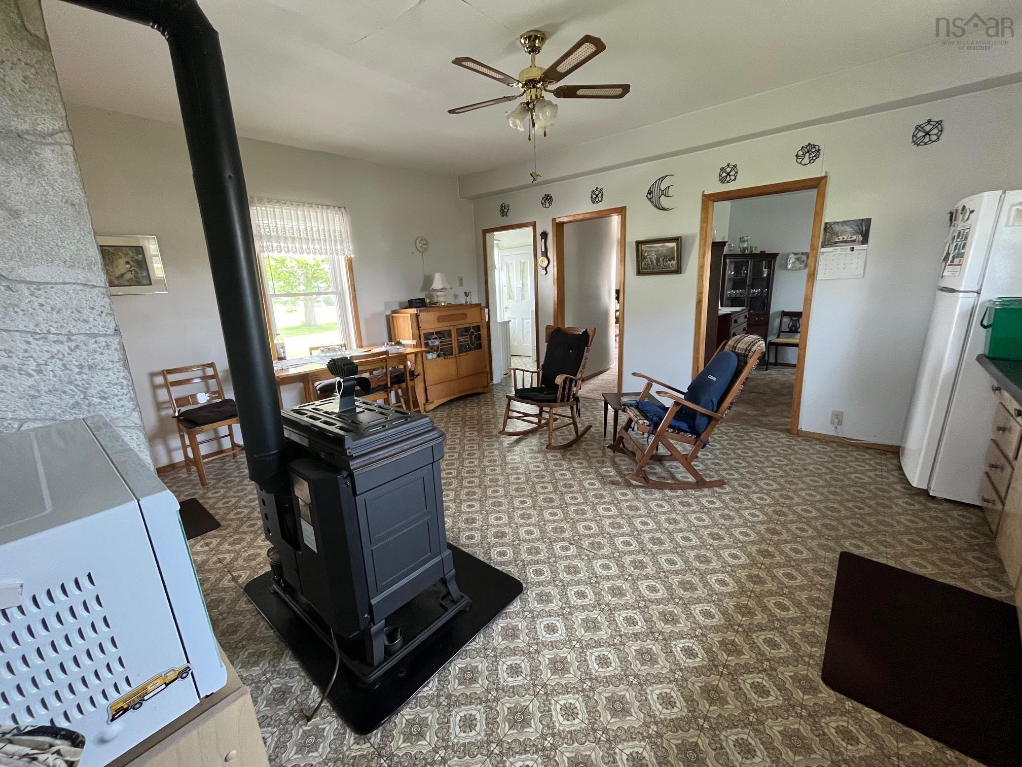 $199,000.00: 3685 Highway 209, Advocate Harbour