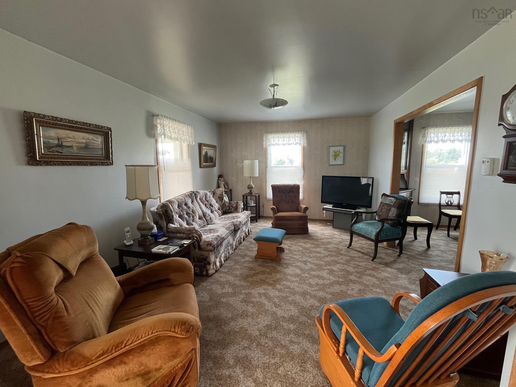 $199,000.00: 3685 Highway 209, Advocate Harbour