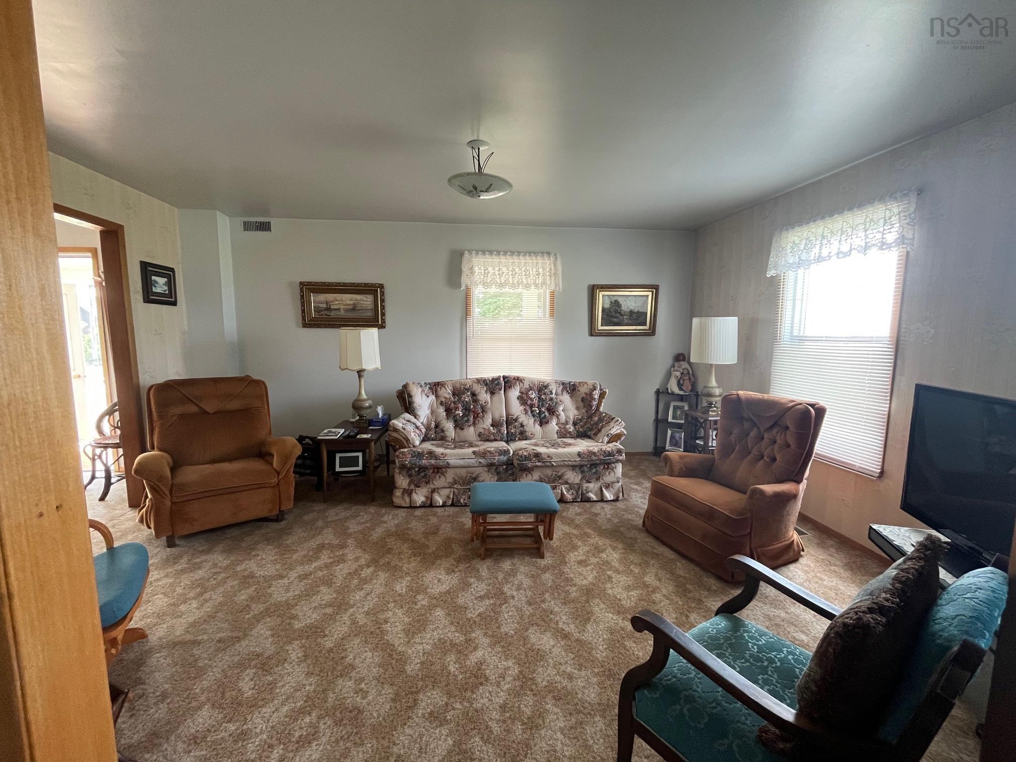 $199,000.00: 3685 Highway 209, Advocate Harbour