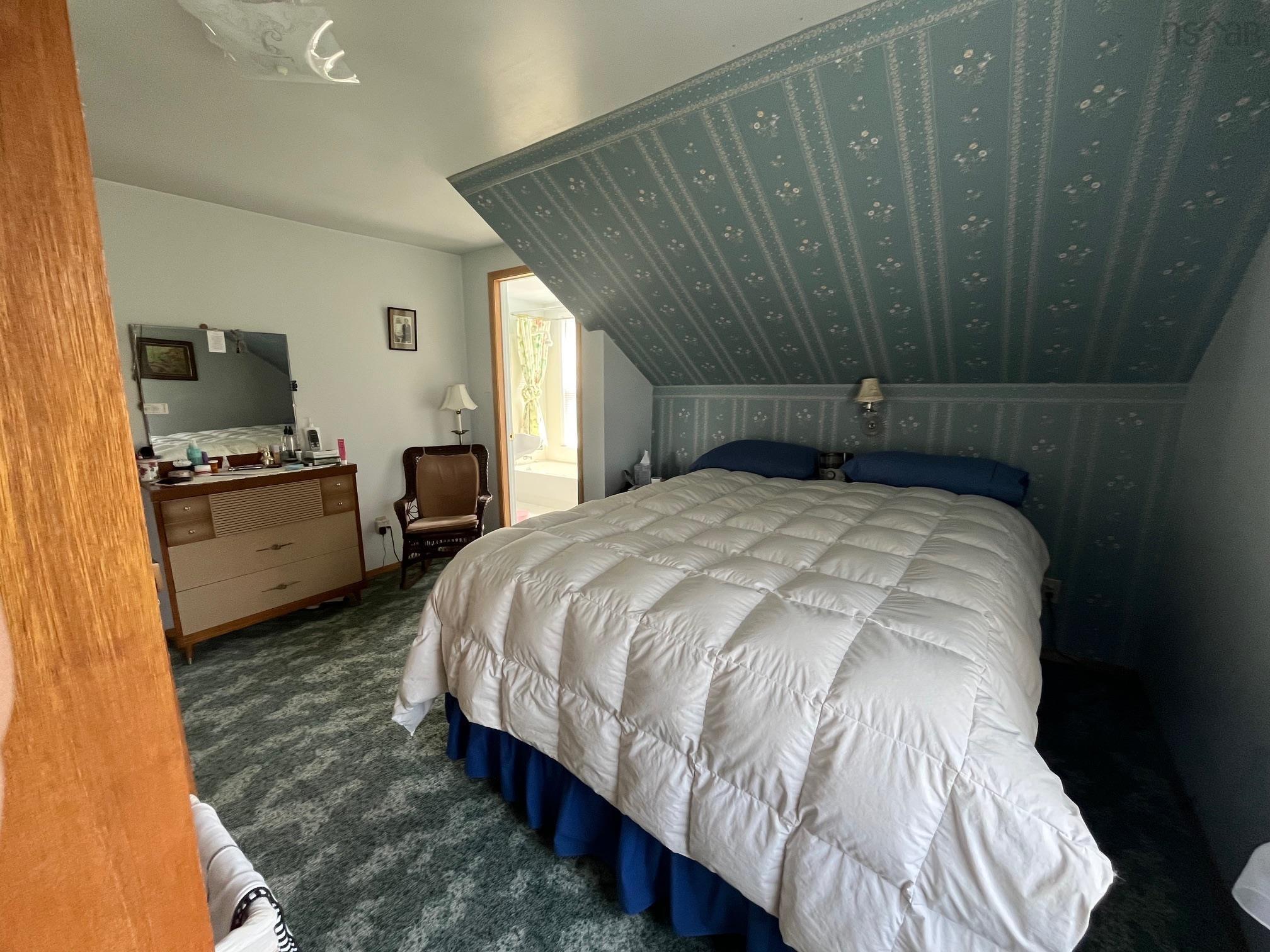 $199,000.00: 3685 Highway 209, Advocate Harbour