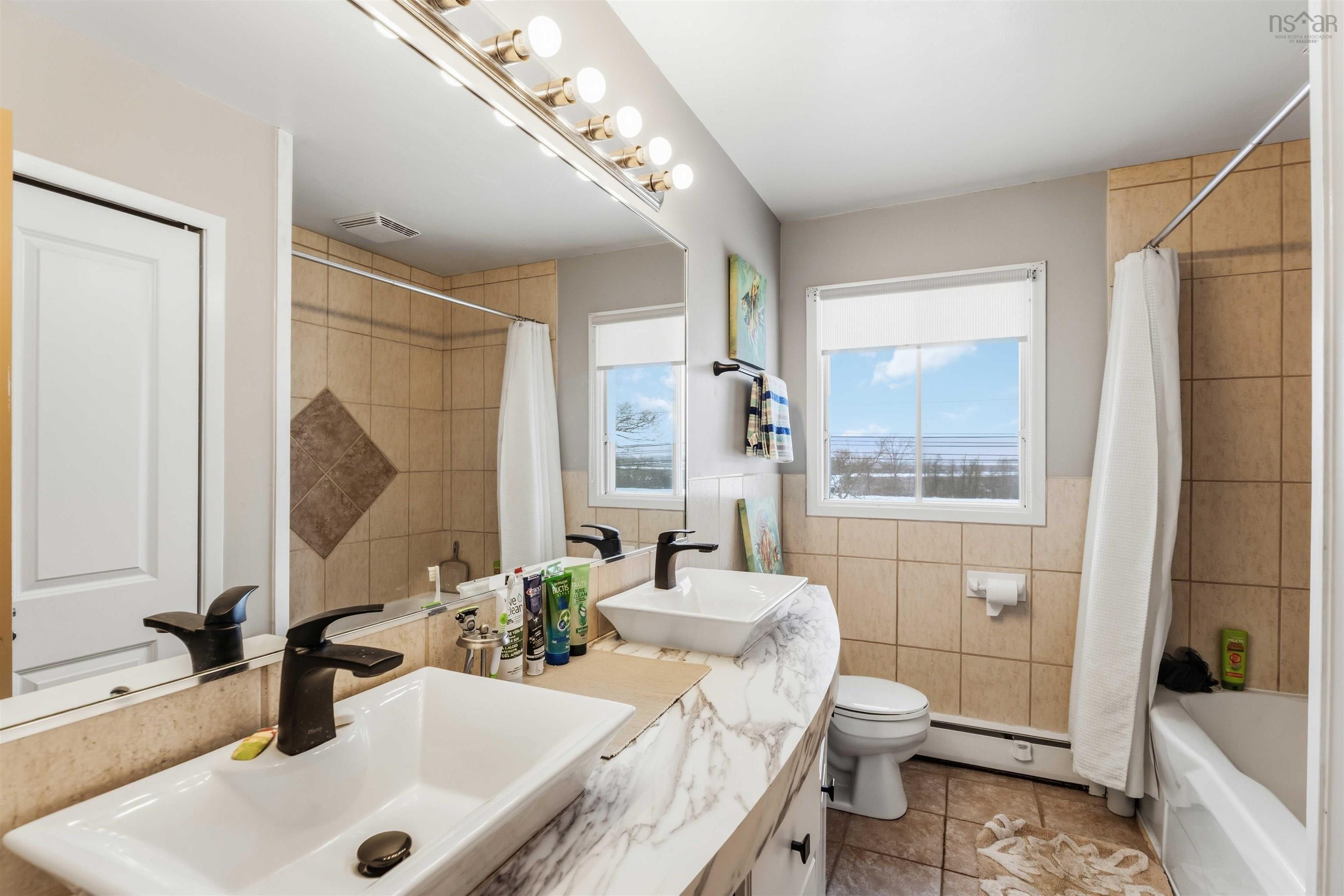 $529,900.00: 12220 Highway 1, Hortonville