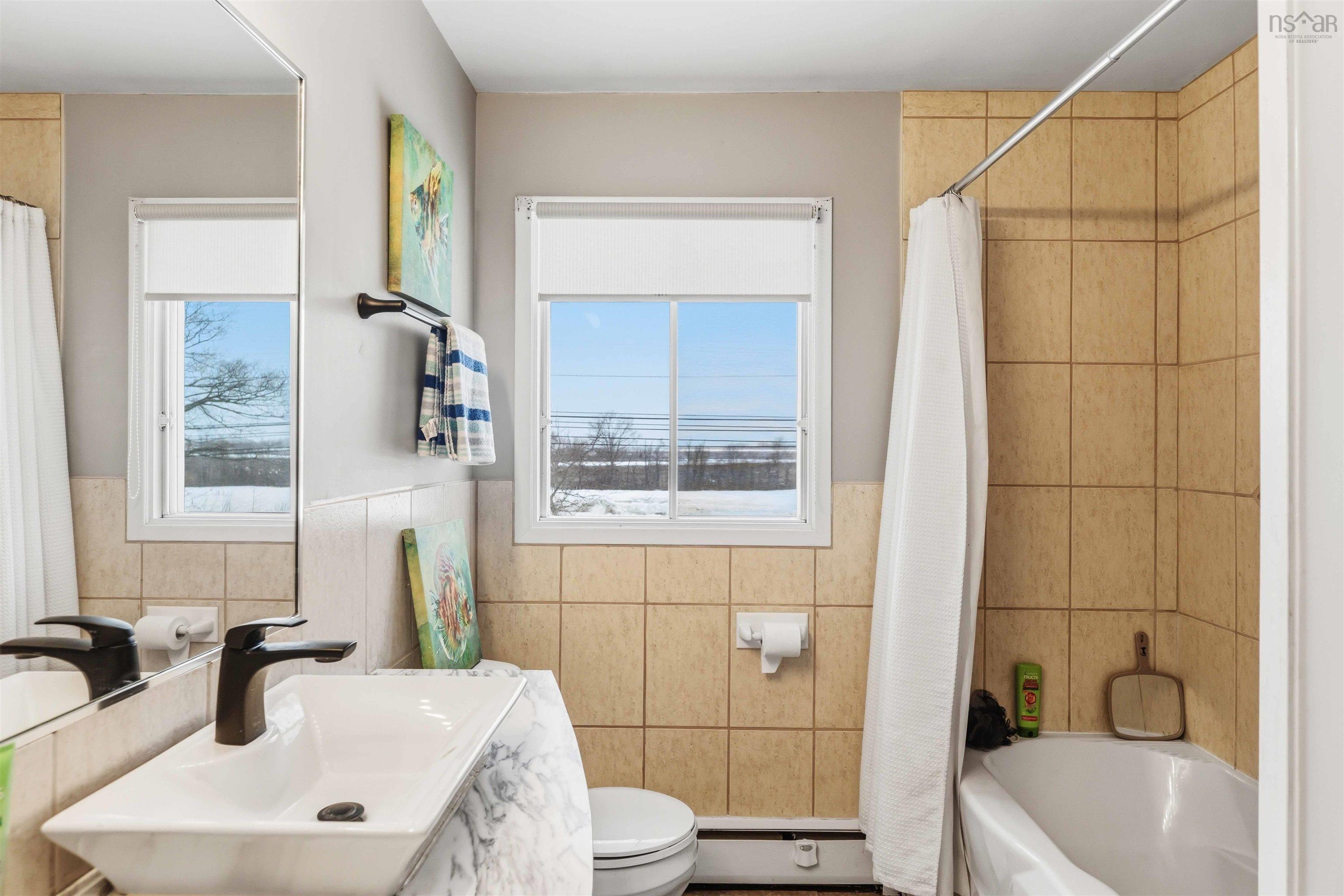 $529,900.00: 12220 Highway 1, Hortonville