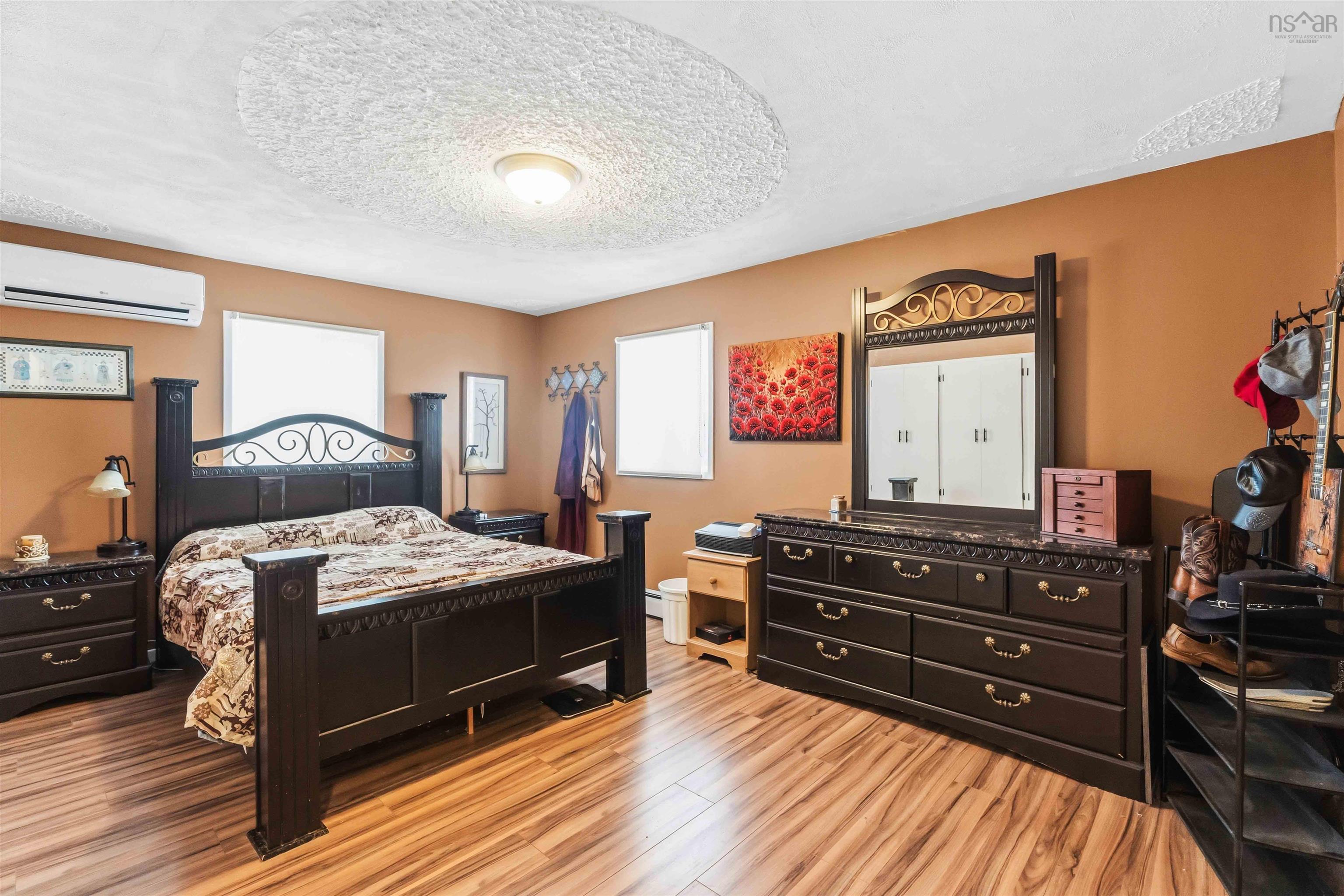 $529,900.00: 12220 Highway 1, Hortonville