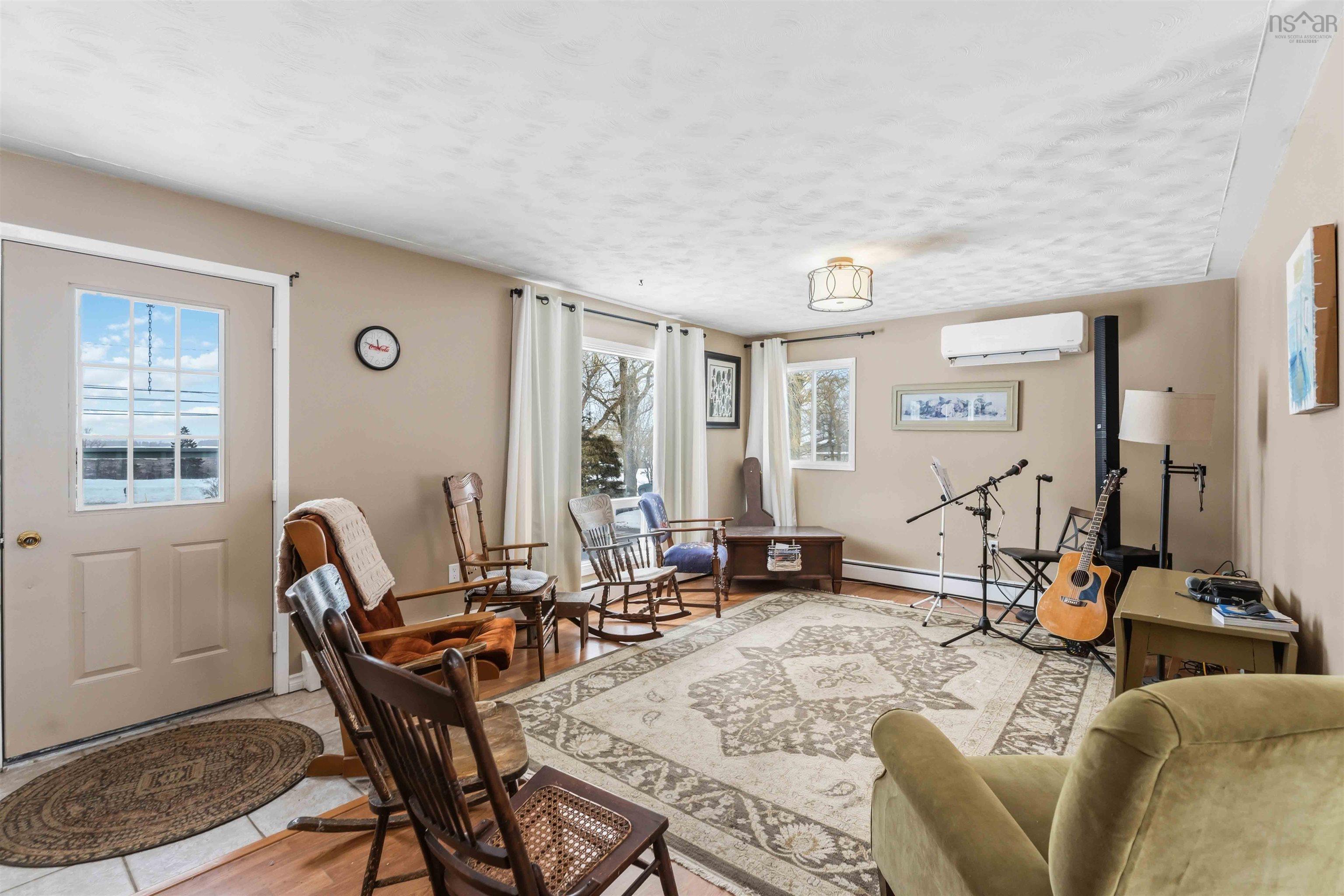 $529,900.00: 12220 Highway 1, Hortonville