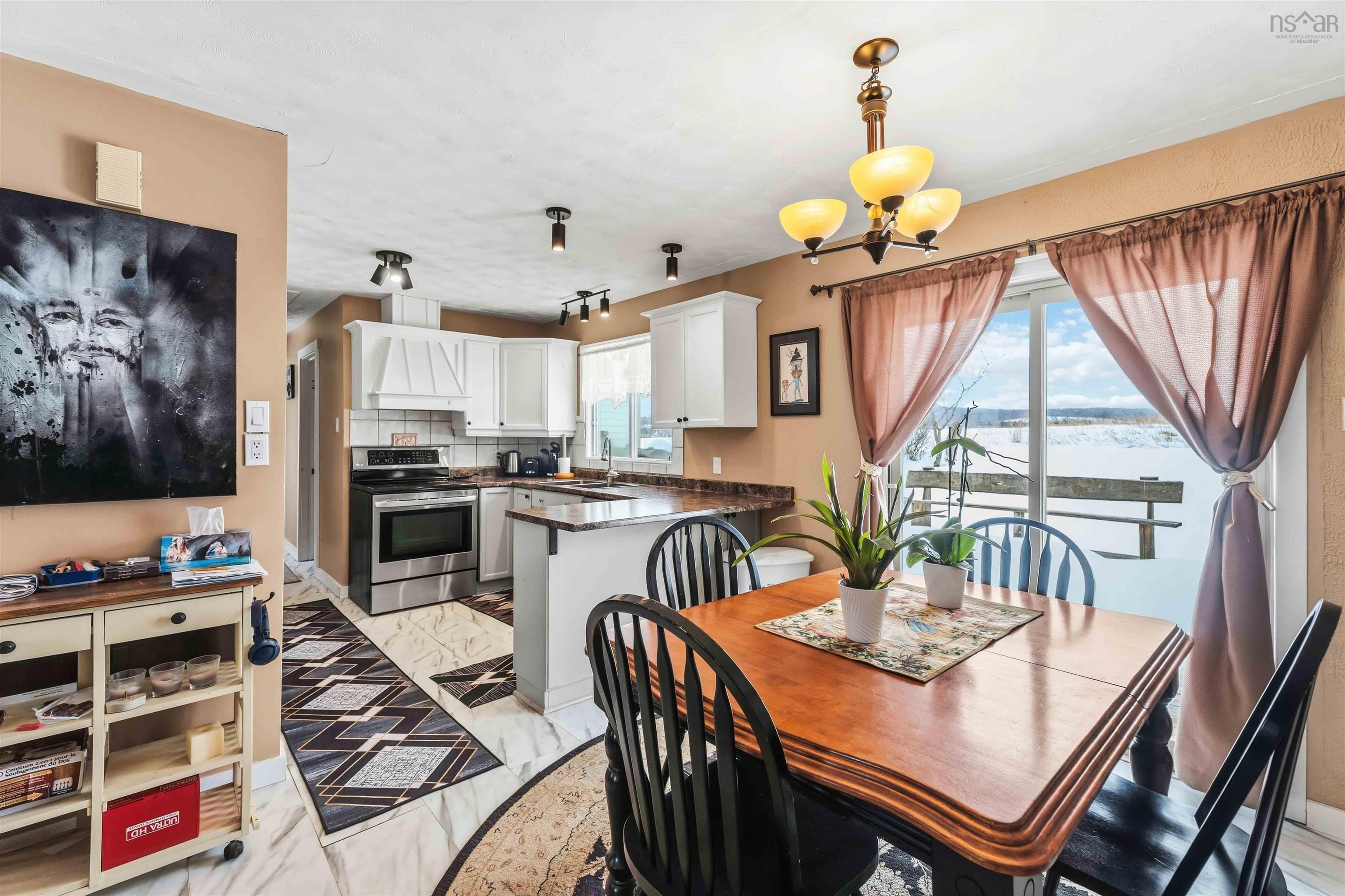 $529,900.00: 12220 Highway 1, Hortonville