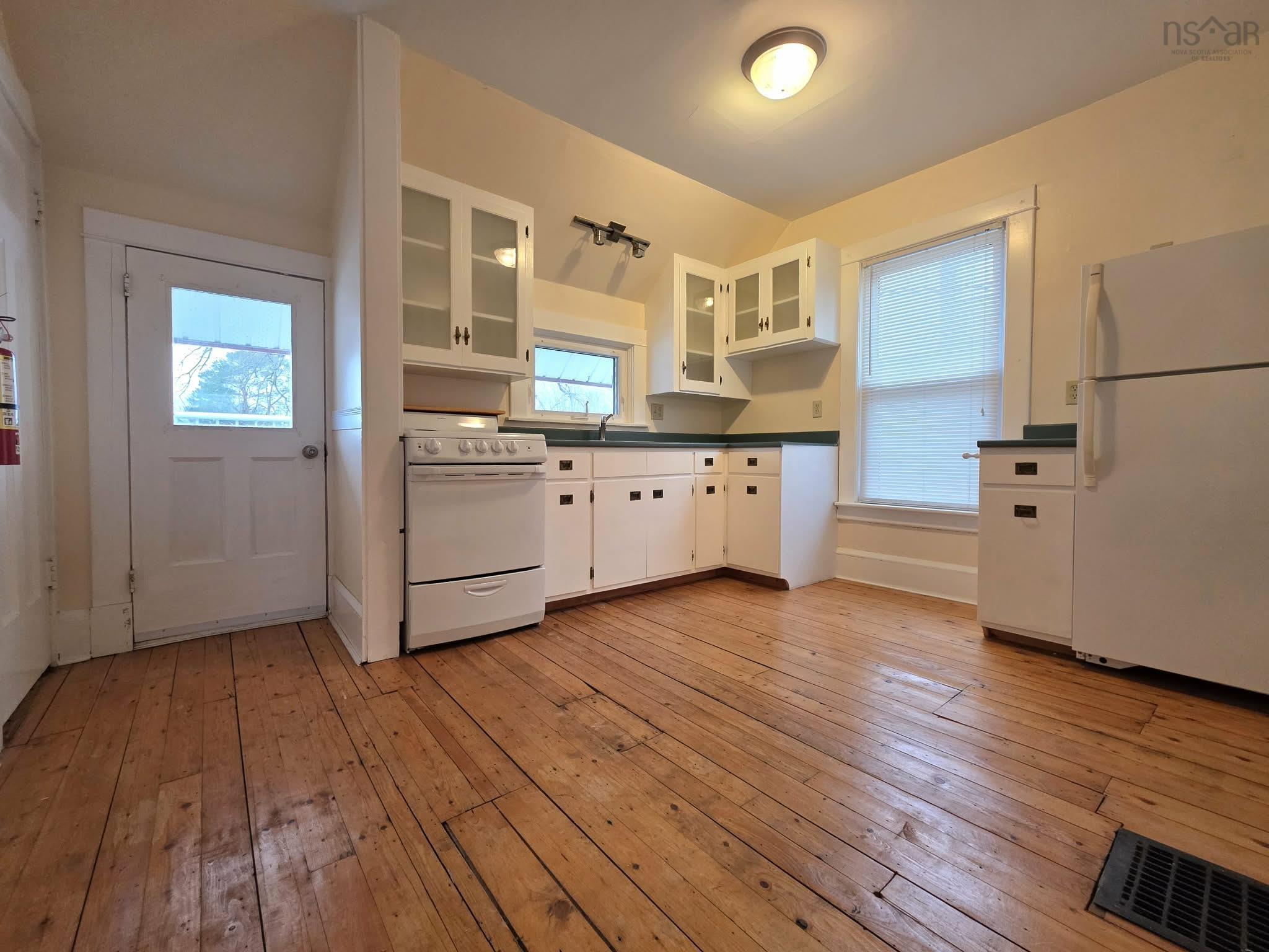 $519,900.00: 92 Willow Street, Truro, Truro