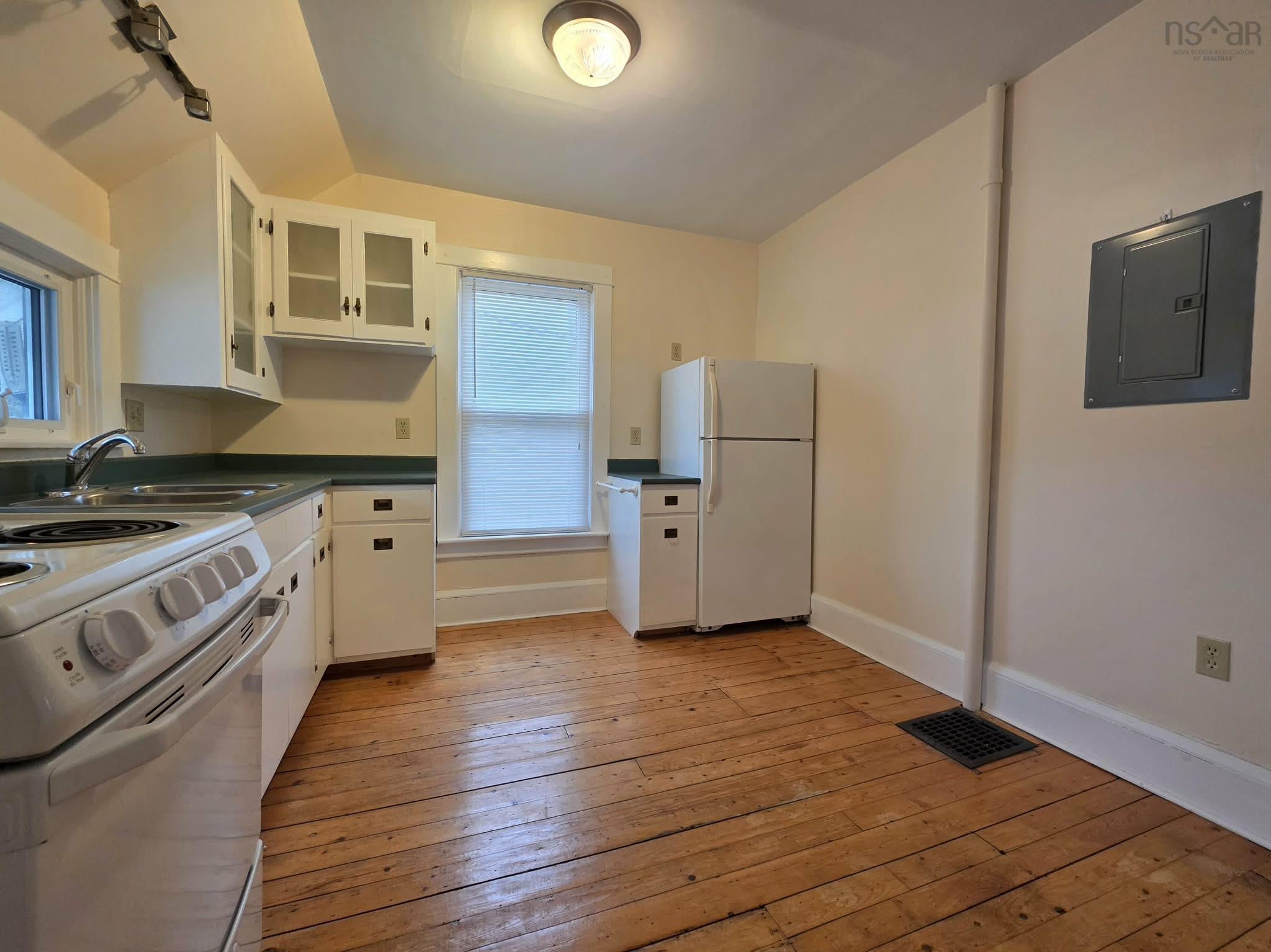 $519,900.00: 92 Willow Street, Truro, Truro