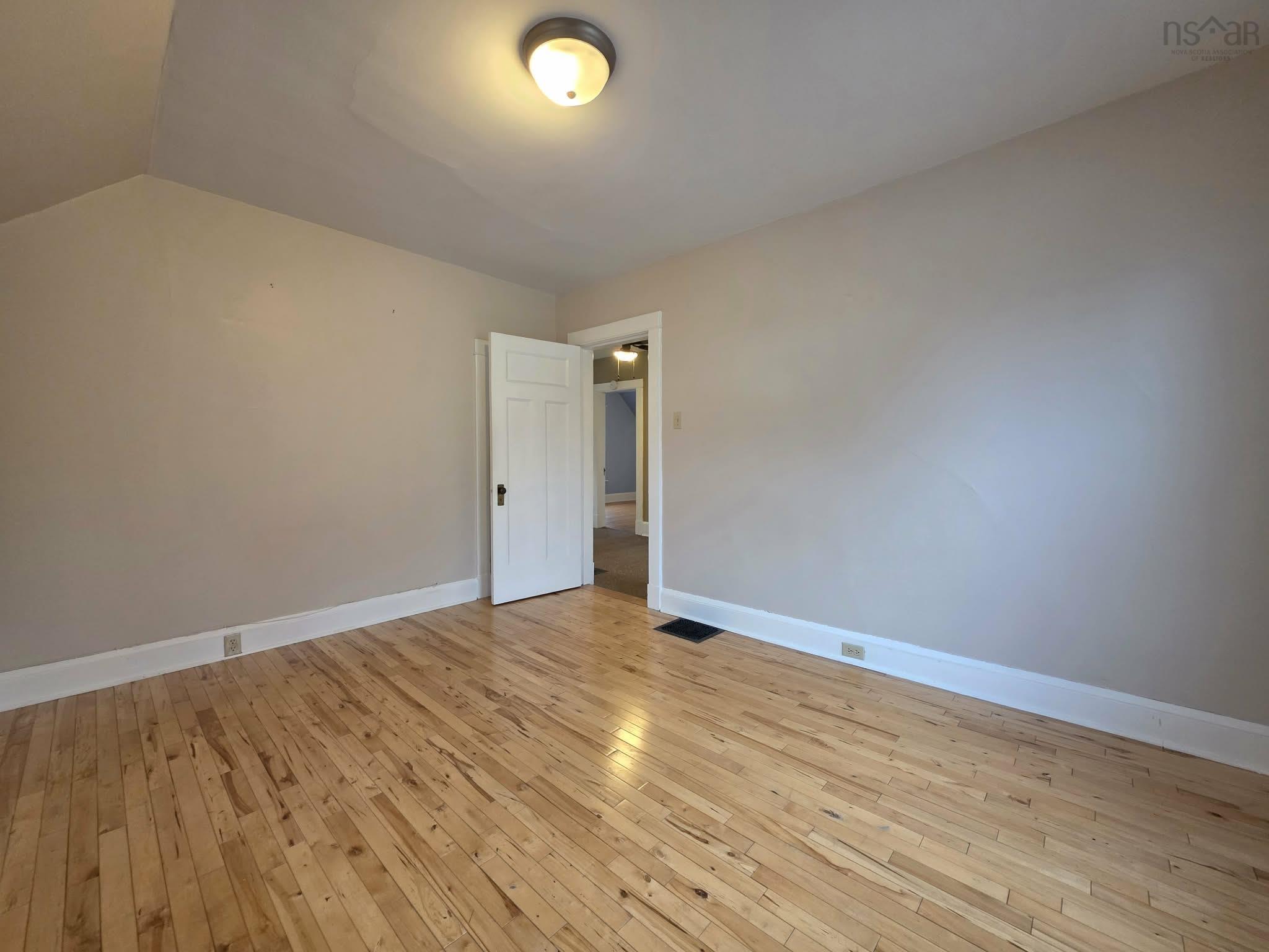 $519,900.00: 92 Willow Street, Truro, Truro