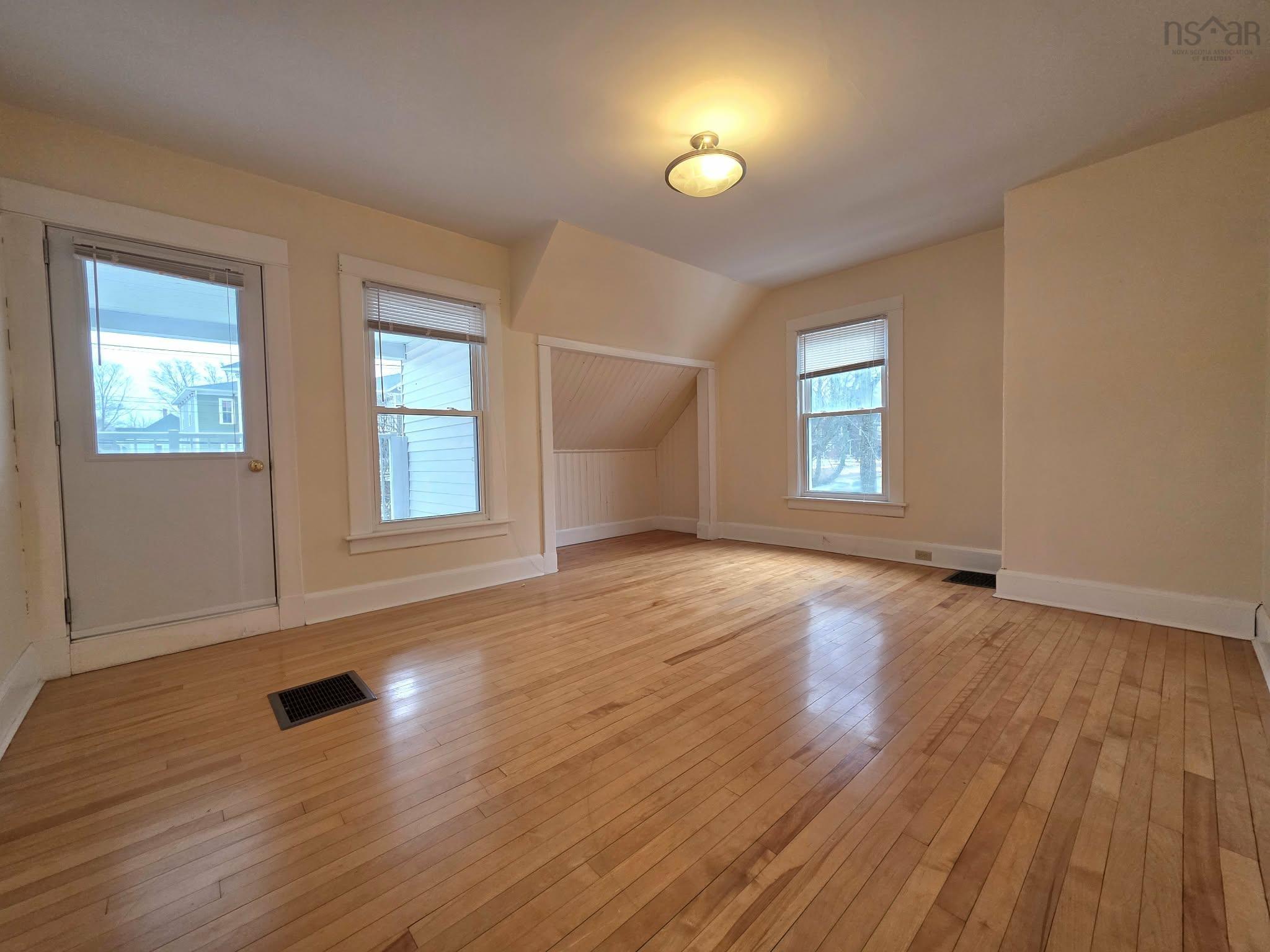 $519,900.00: 92 Willow Street, Truro, Truro