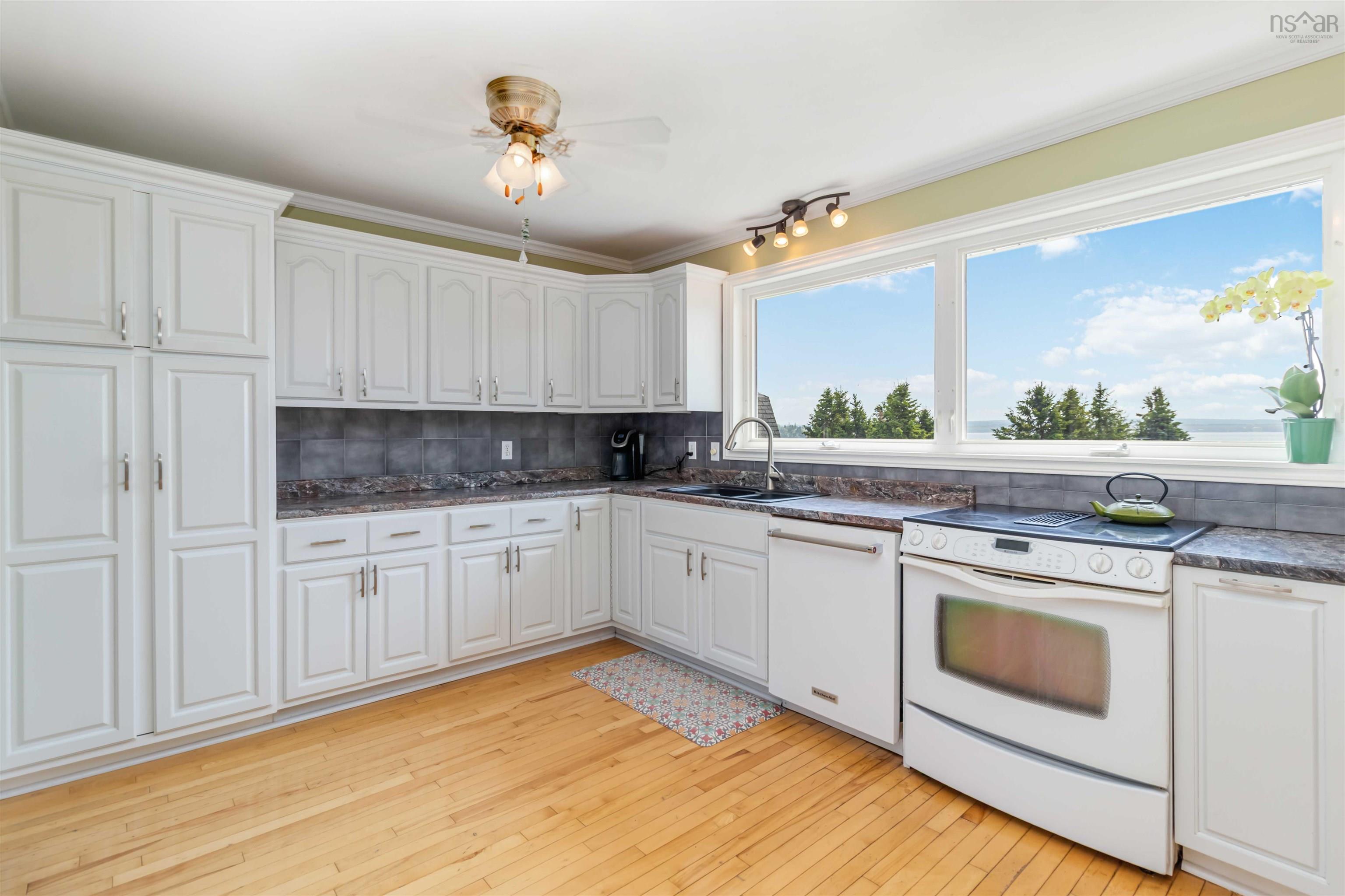 $824,900.00: 100 Meisners Point Road, Ingramport