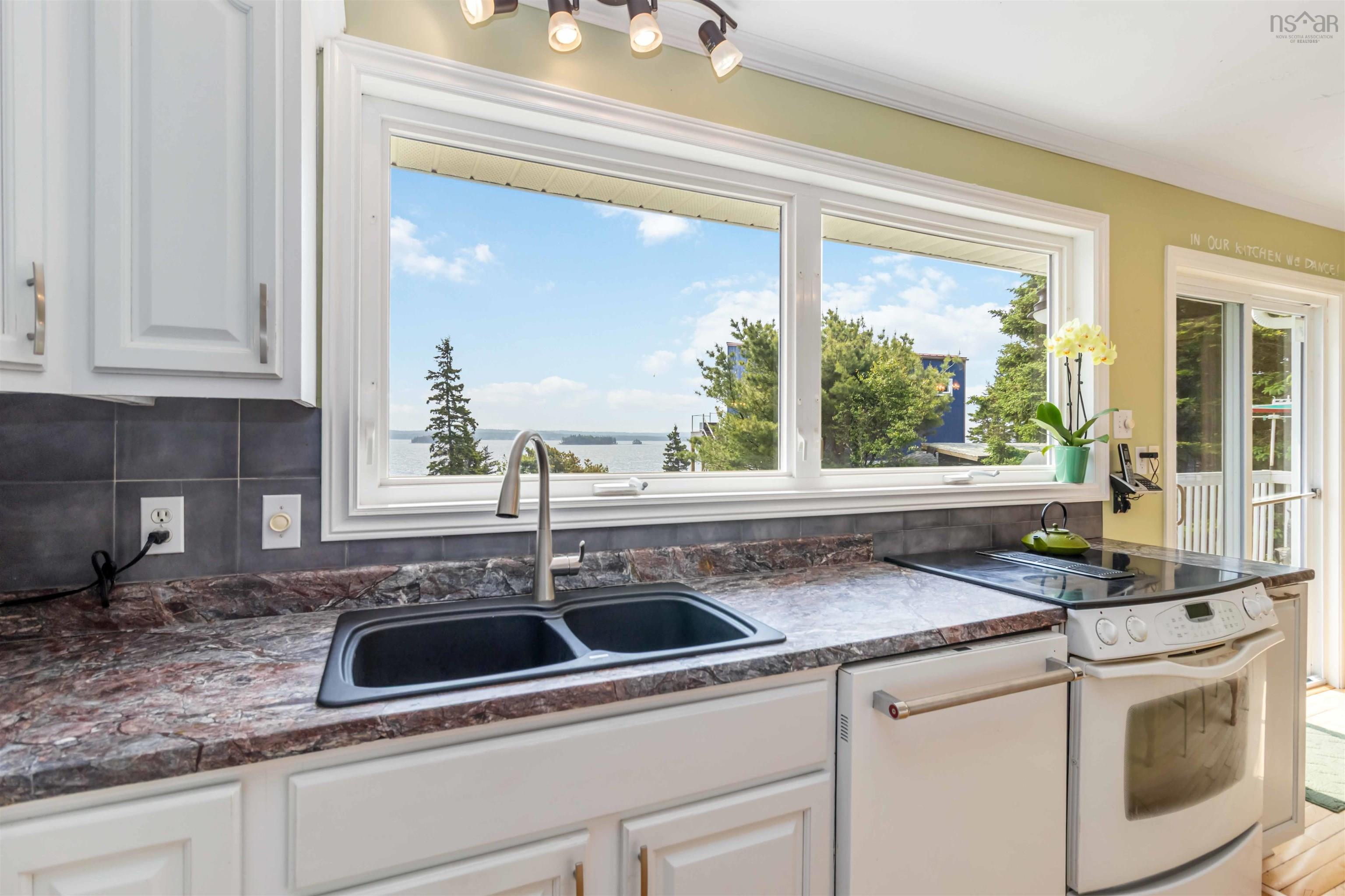 $824,900.00: 100 Meisners Point Road, Ingramport