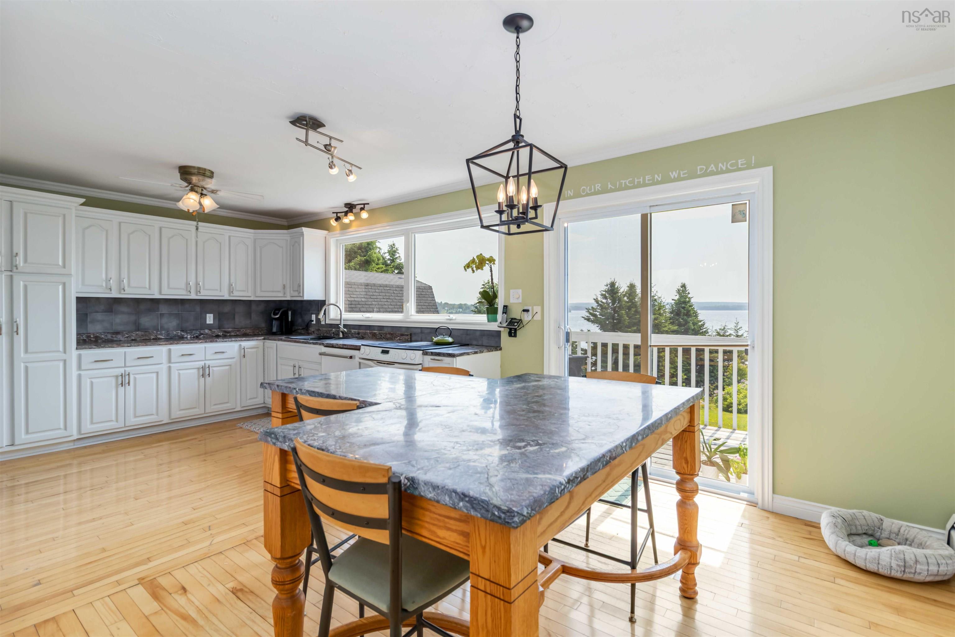 $824,900.00: 100 Meisners Point Road, Ingramport