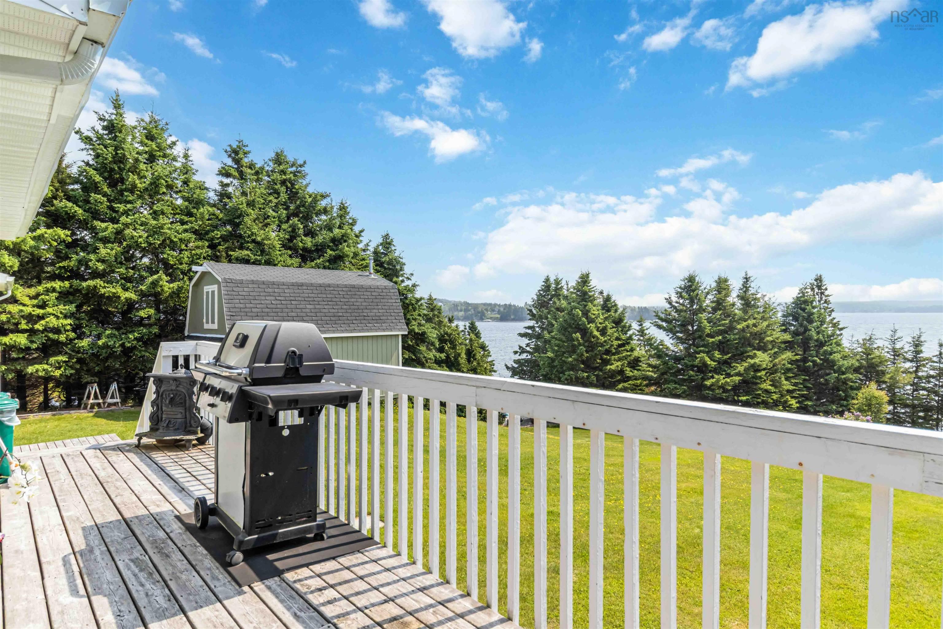 $824,900.00: 100 Meisners Point Road, Ingramport