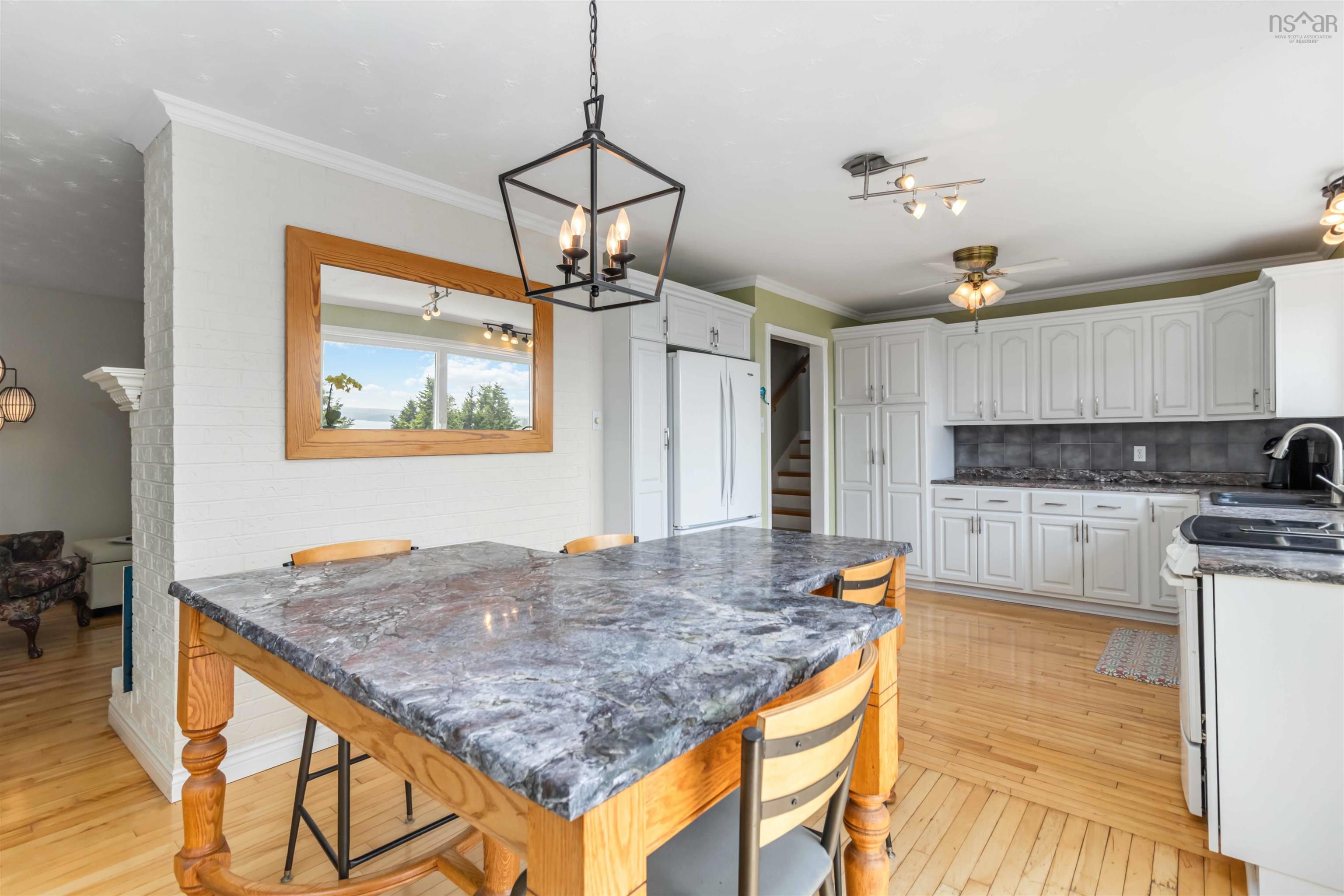 $824,900.00: 100 Meisners Point Road, Ingramport