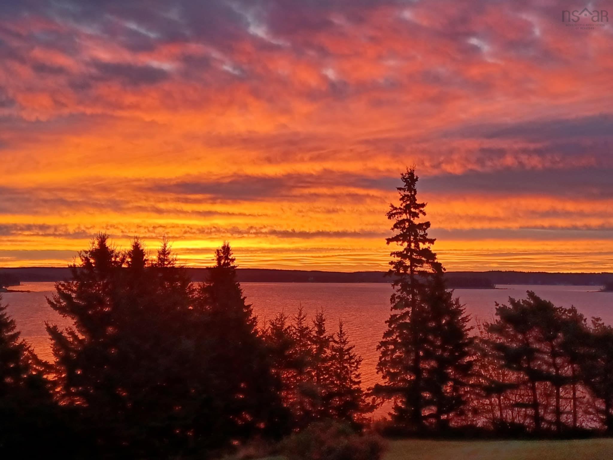 $824,900.00: 100 Meisners Point Road, Ingramport