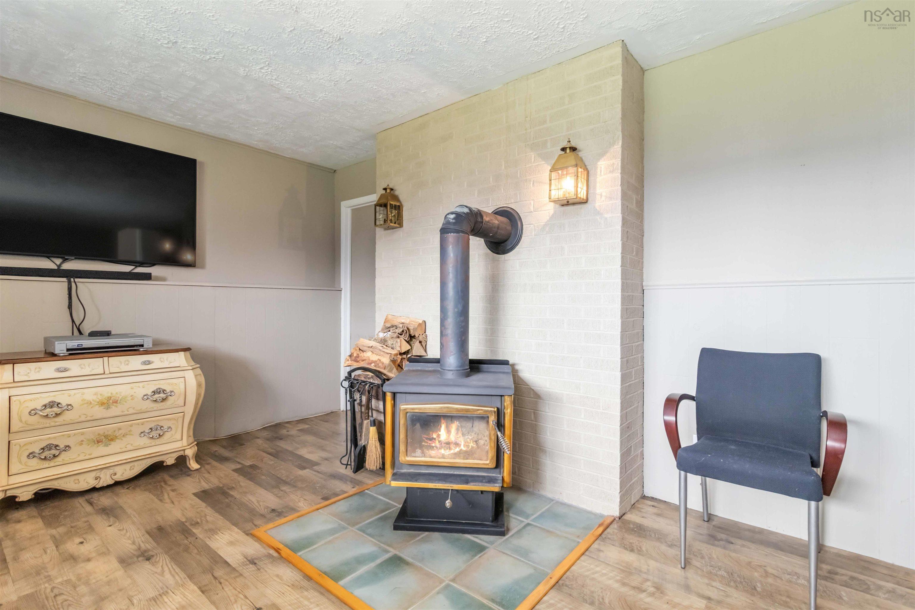 $824,900.00: 100 Meisners Point Road, Ingramport