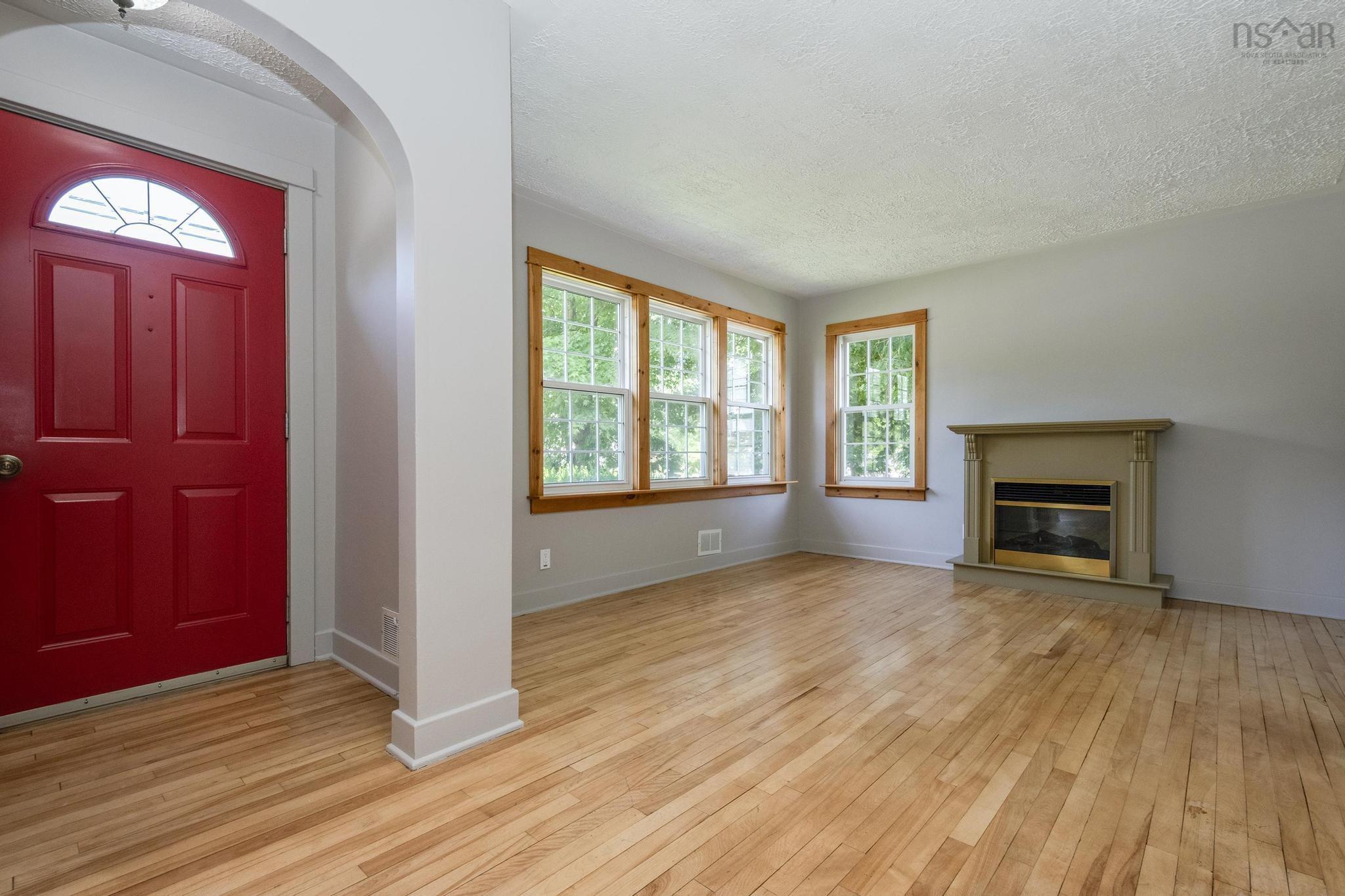 $364,900.00: 480 Main Street, Middleton