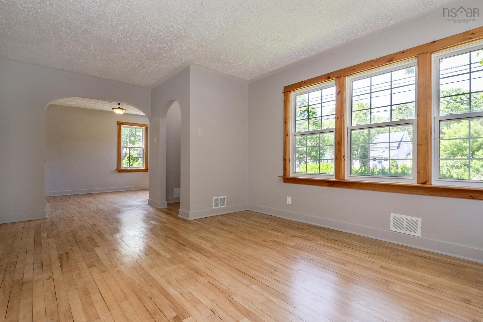 $364,900.00: 480 Main Street, Middleton