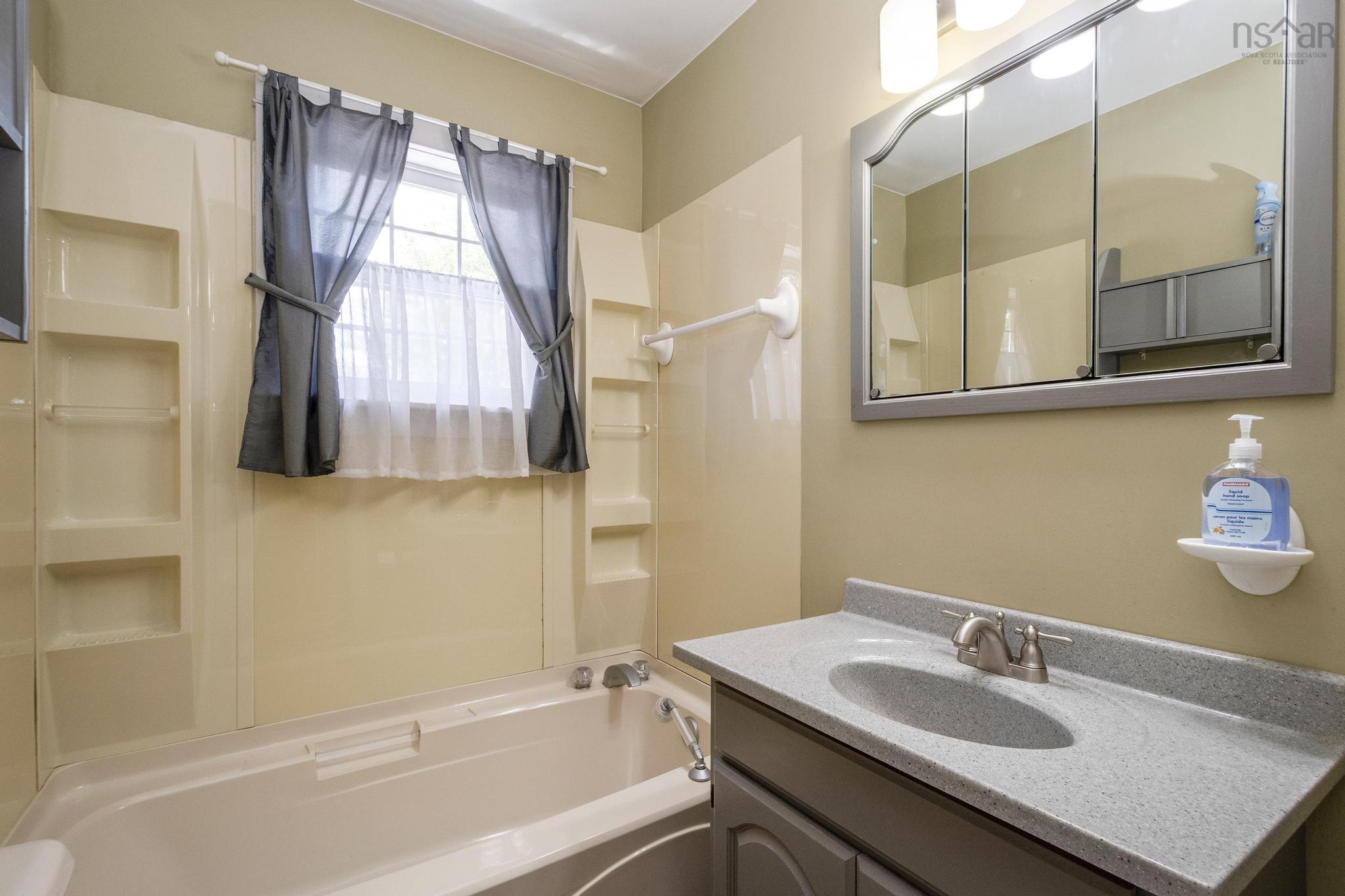 $364,900.00: 480 Main Street, Middleton