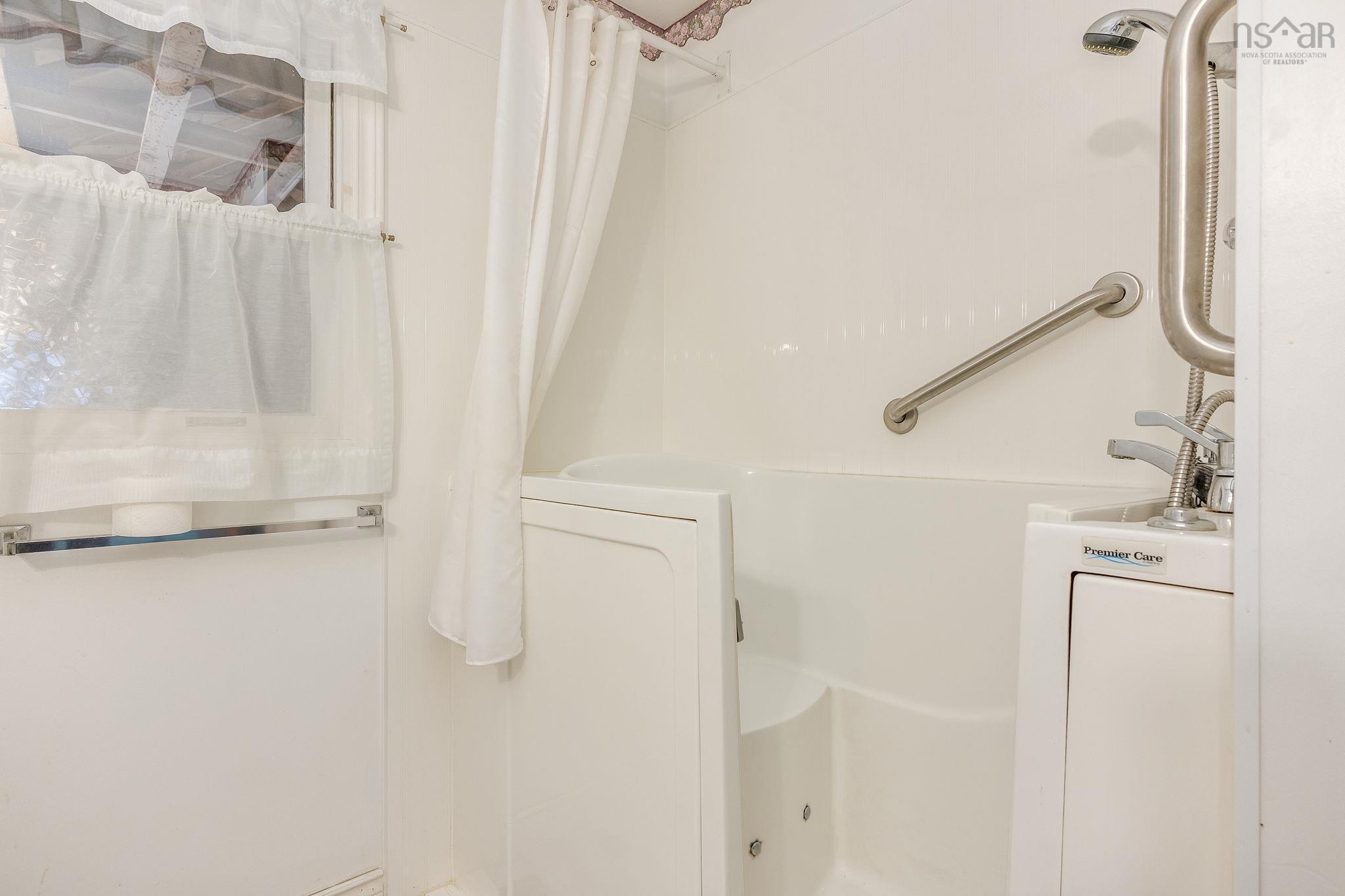 $295,000.00: 139 Main Street, Middleton