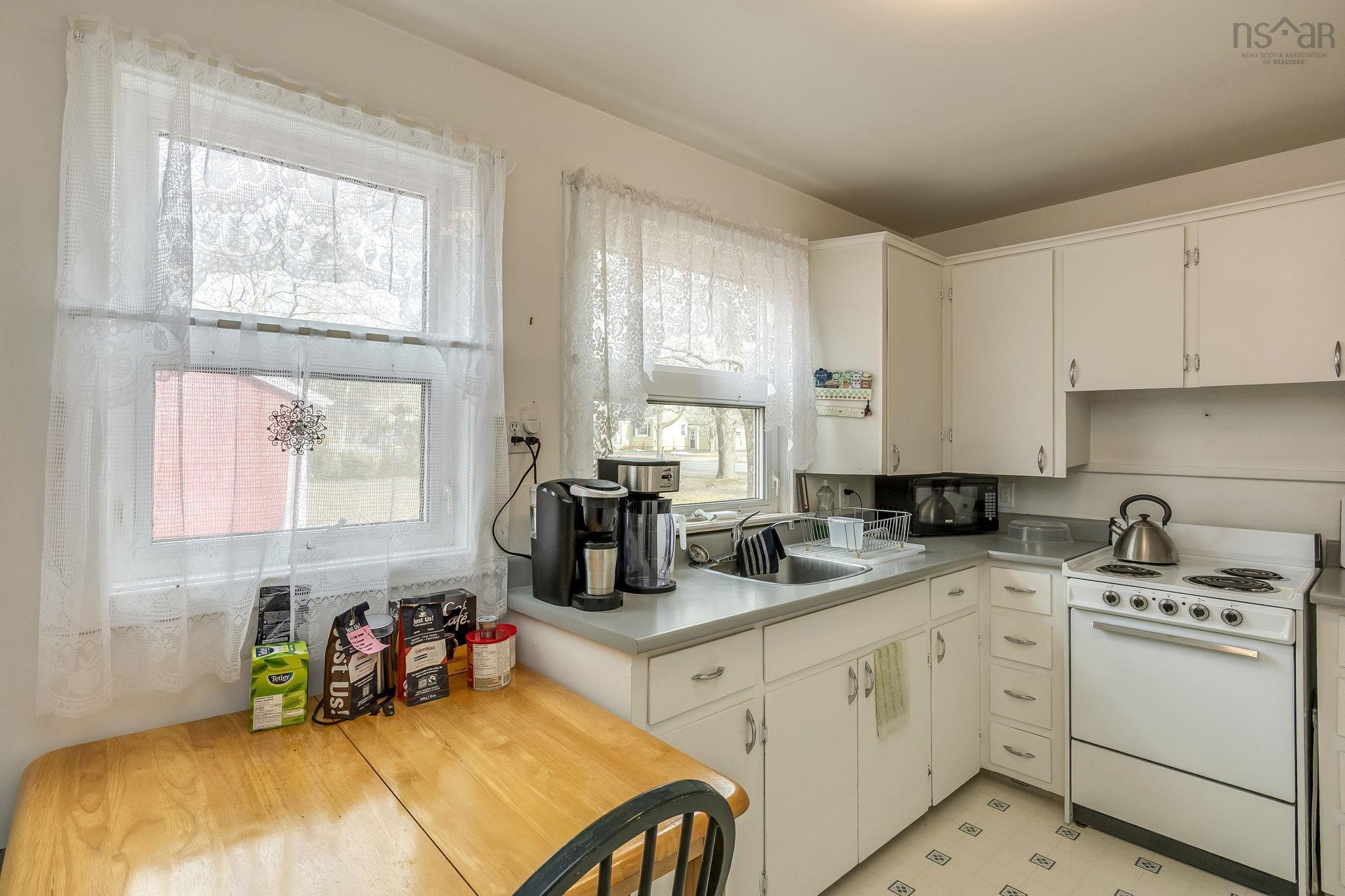 $295,000.00: 139 Main Street, Middleton