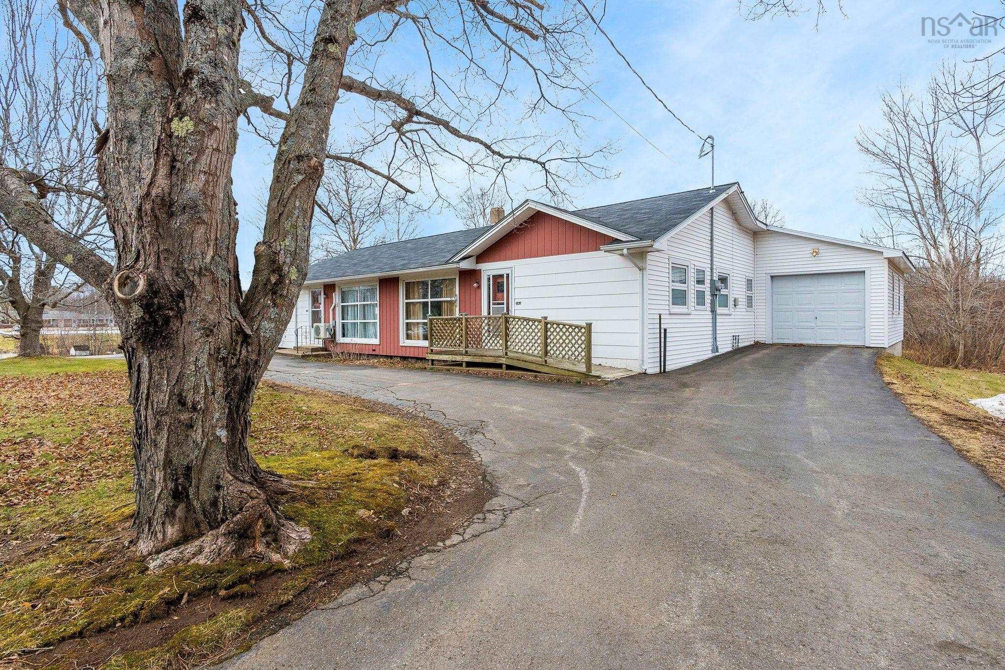 $295,000.00: 139 Main Street, Middleton