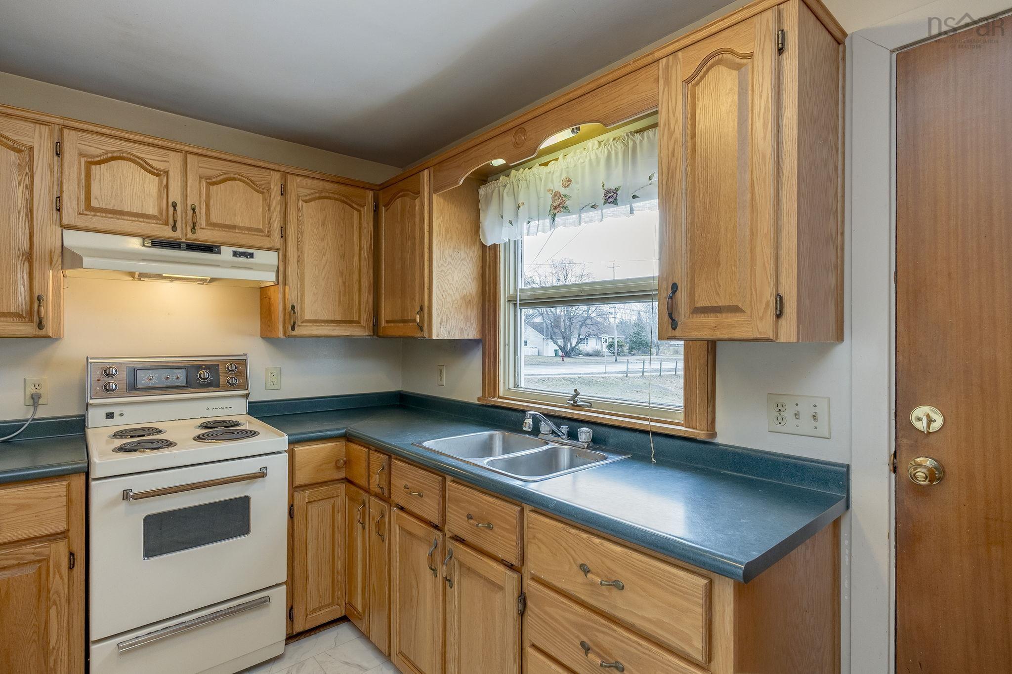 $295,000.00: 139 Main Street, Middleton