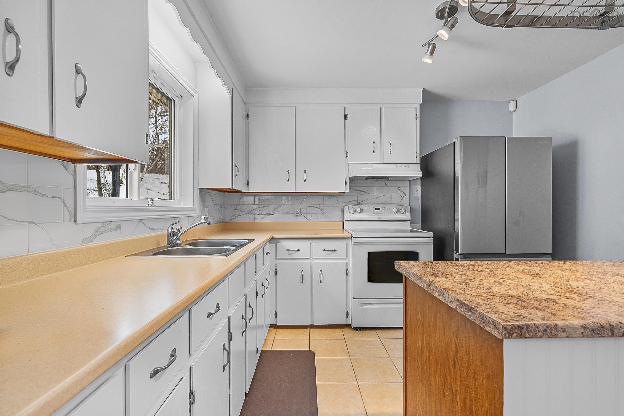 $524,900.00: 37 Hillcrest Avenue, Lower Sackville