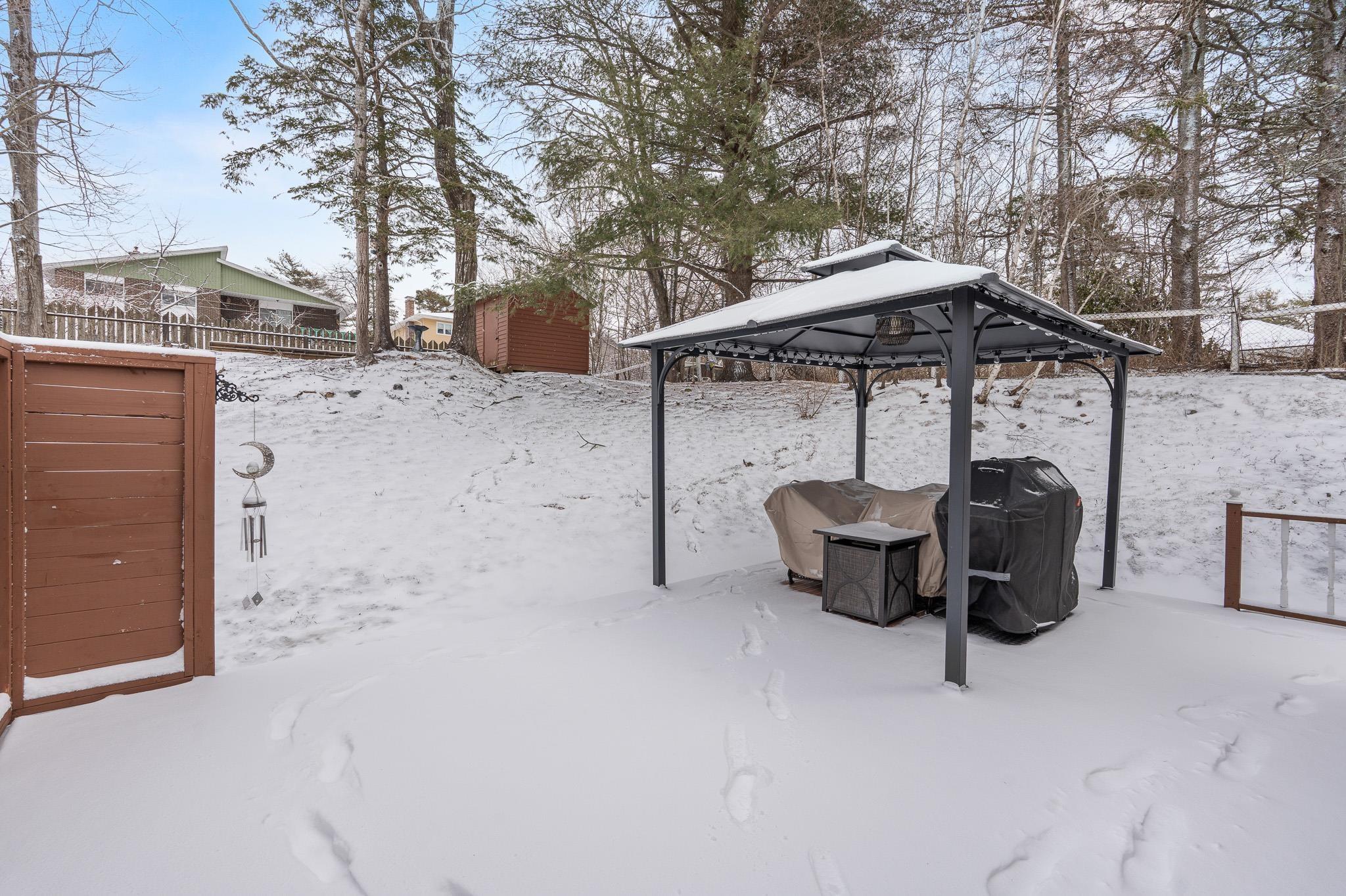 $524,900.00: 37 Hillcrest Avenue, Lower Sackville