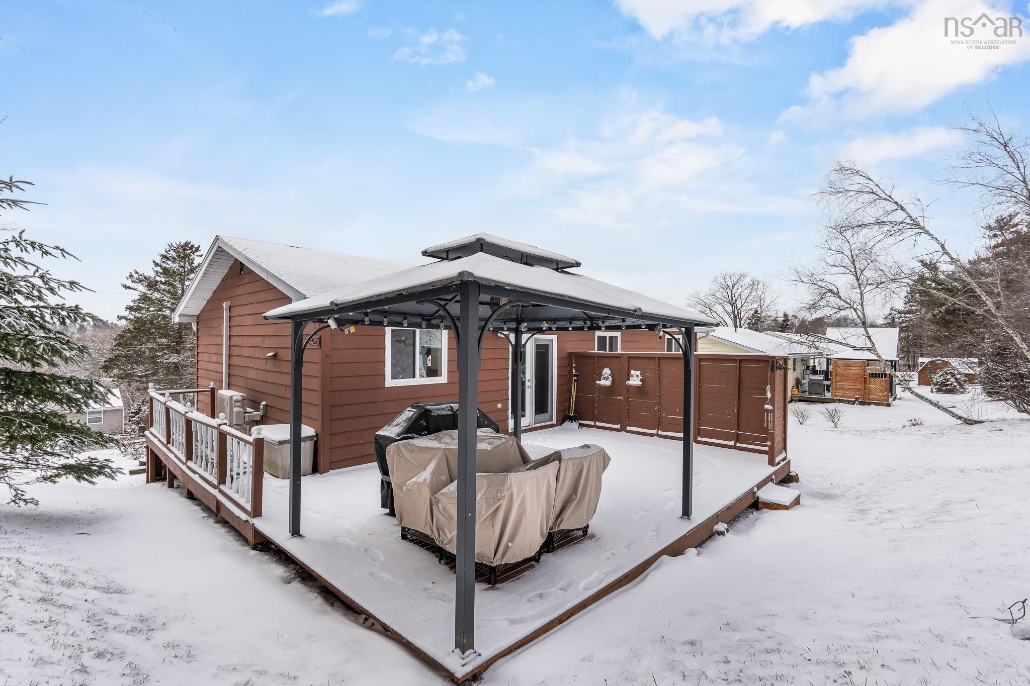 $524,900.00: 37 Hillcrest Avenue, Lower Sackville