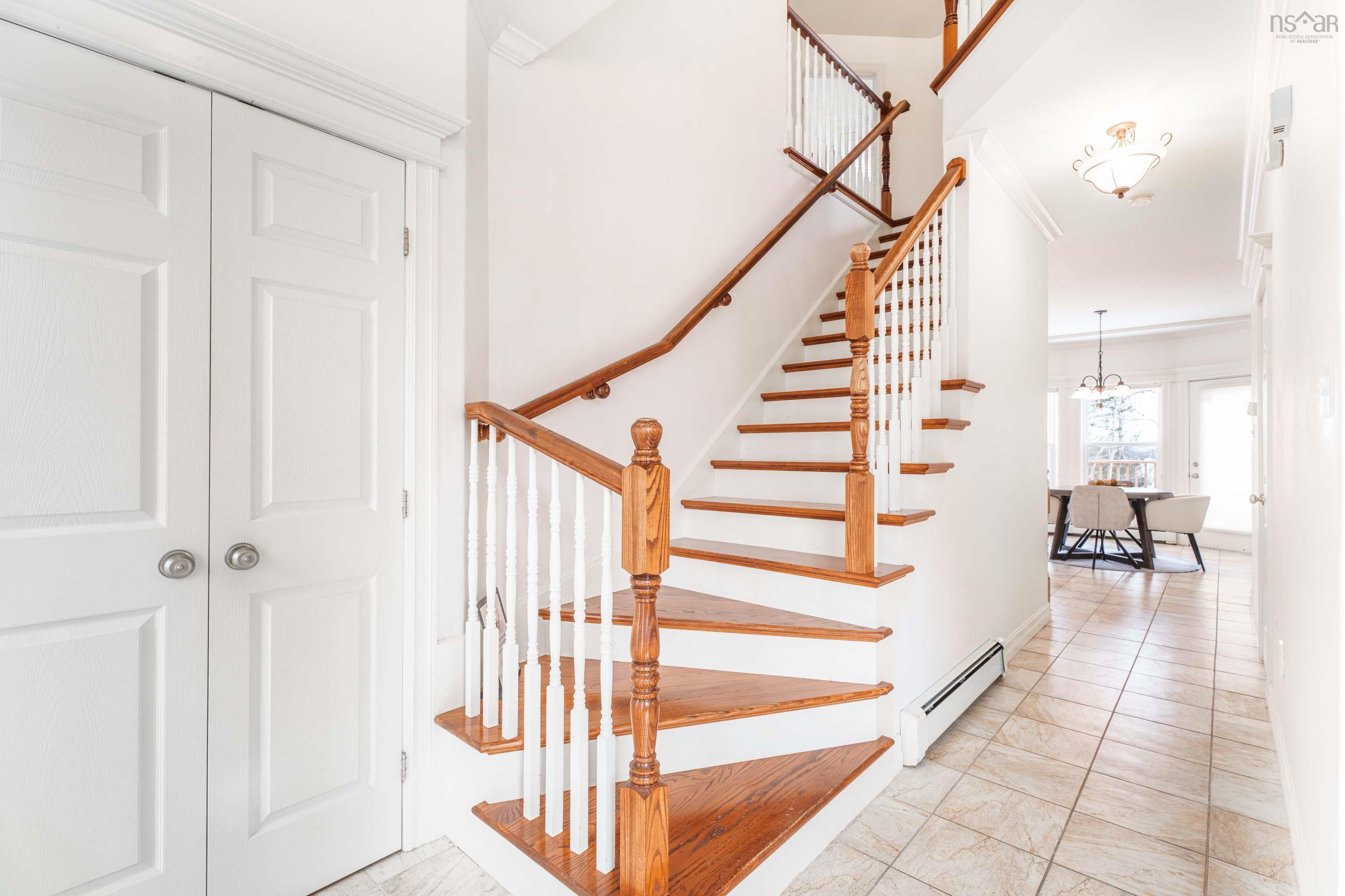 $889,900.00: 15 Kingsbury Way, Bedford