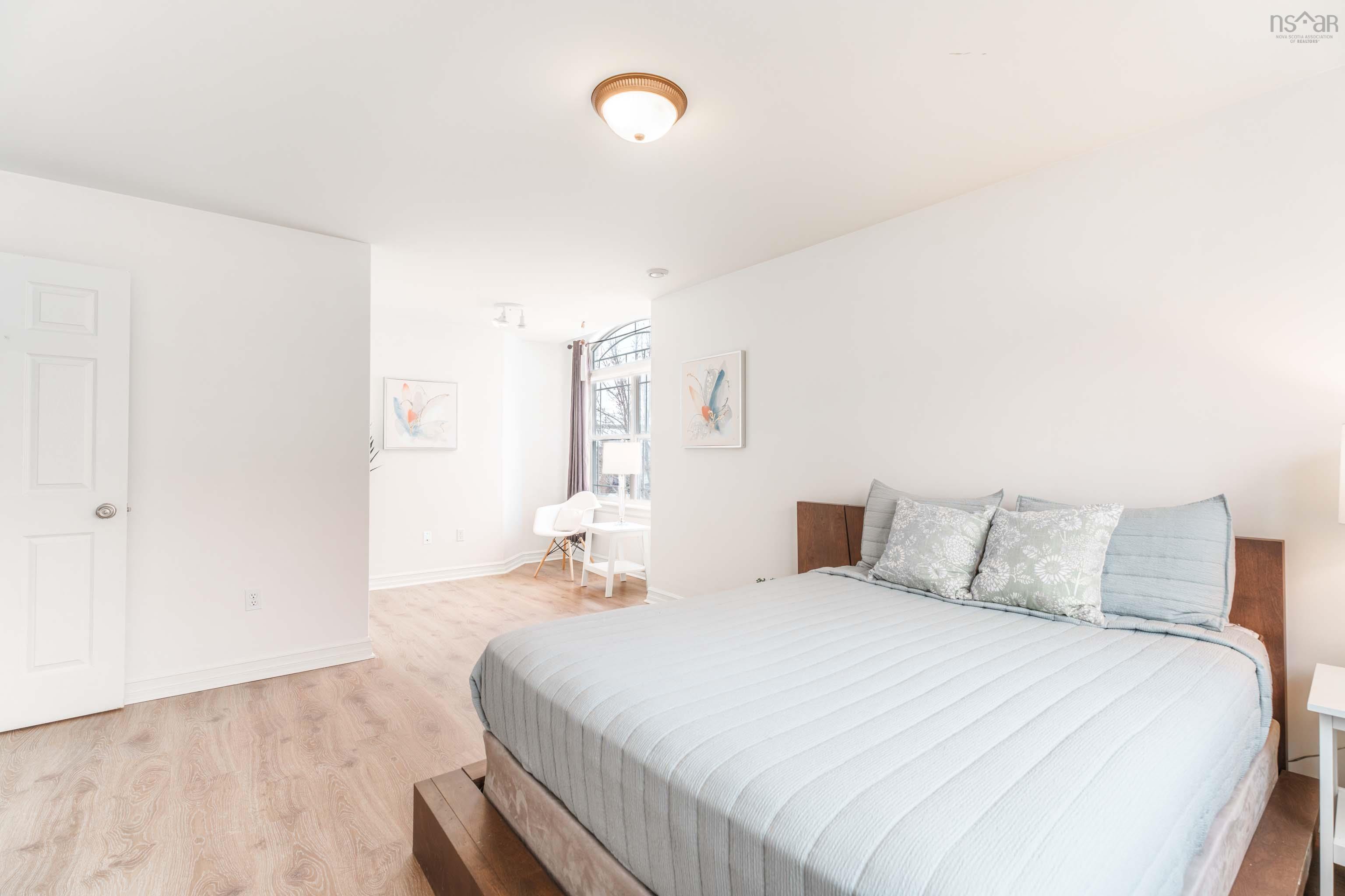 $889,900.00: 15 Kingsbury Way, Bedford