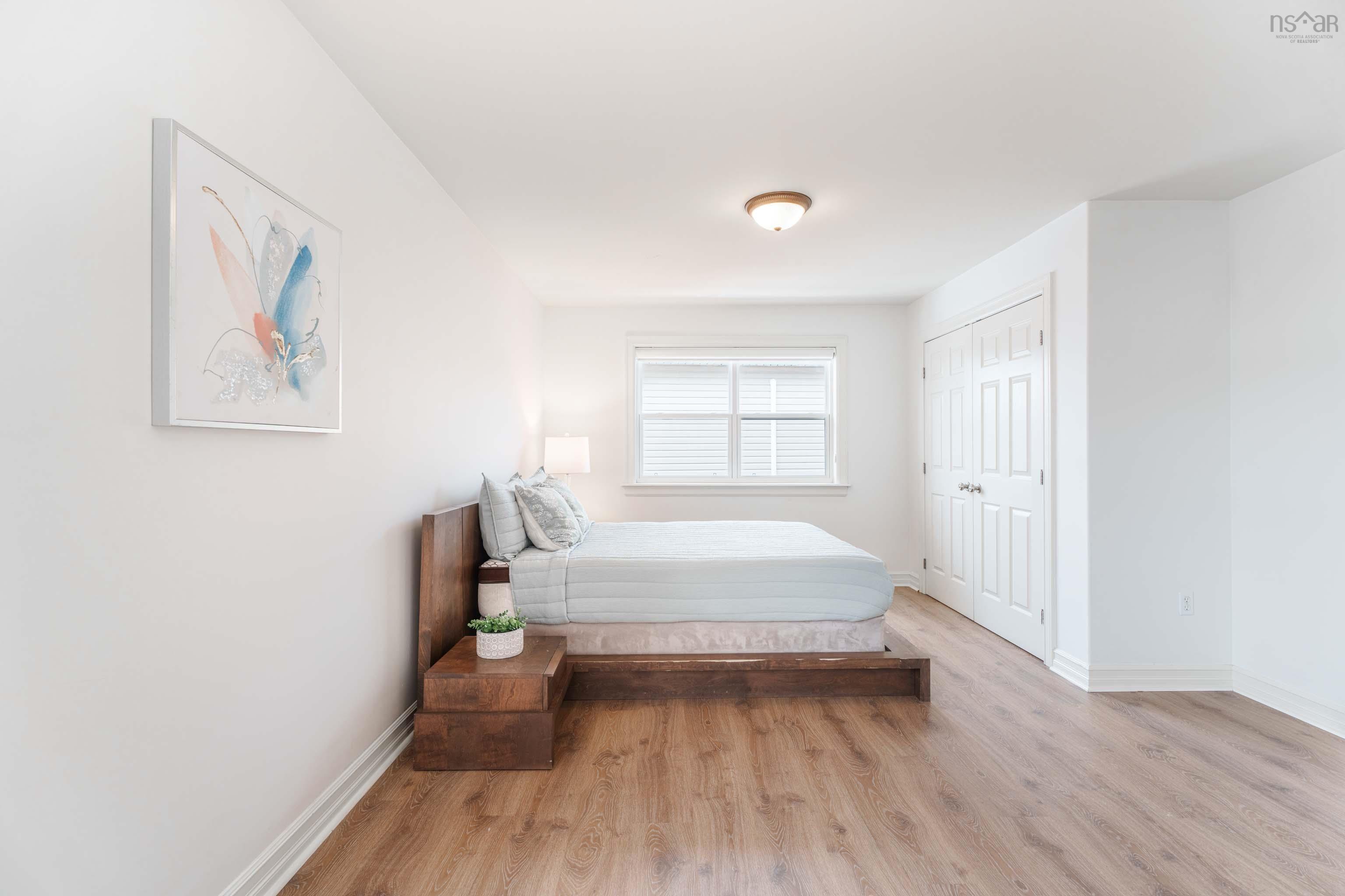 $889,900.00: 15 Kingsbury Way, Bedford